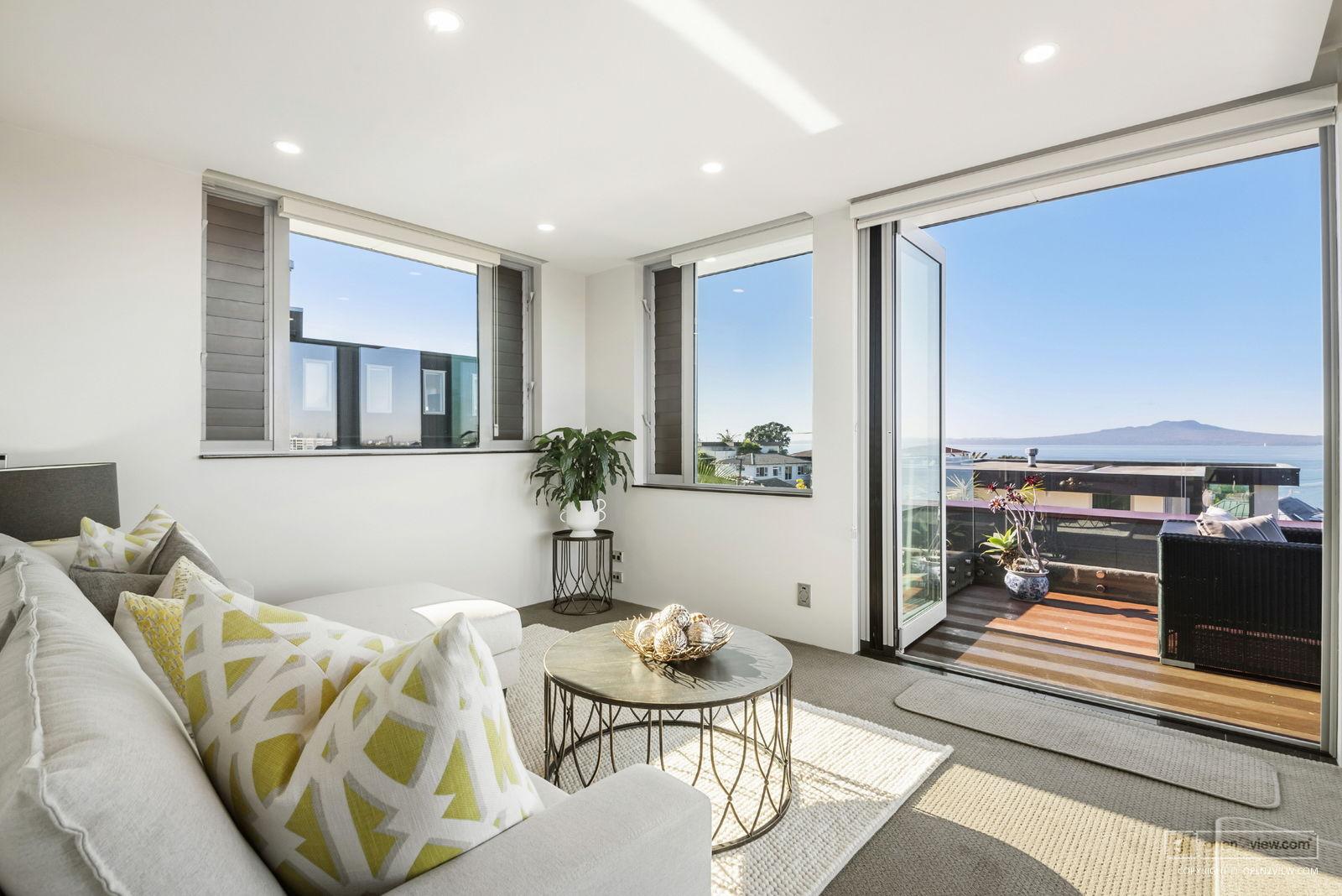 Slider image of A/22 Beach Road, Auckland