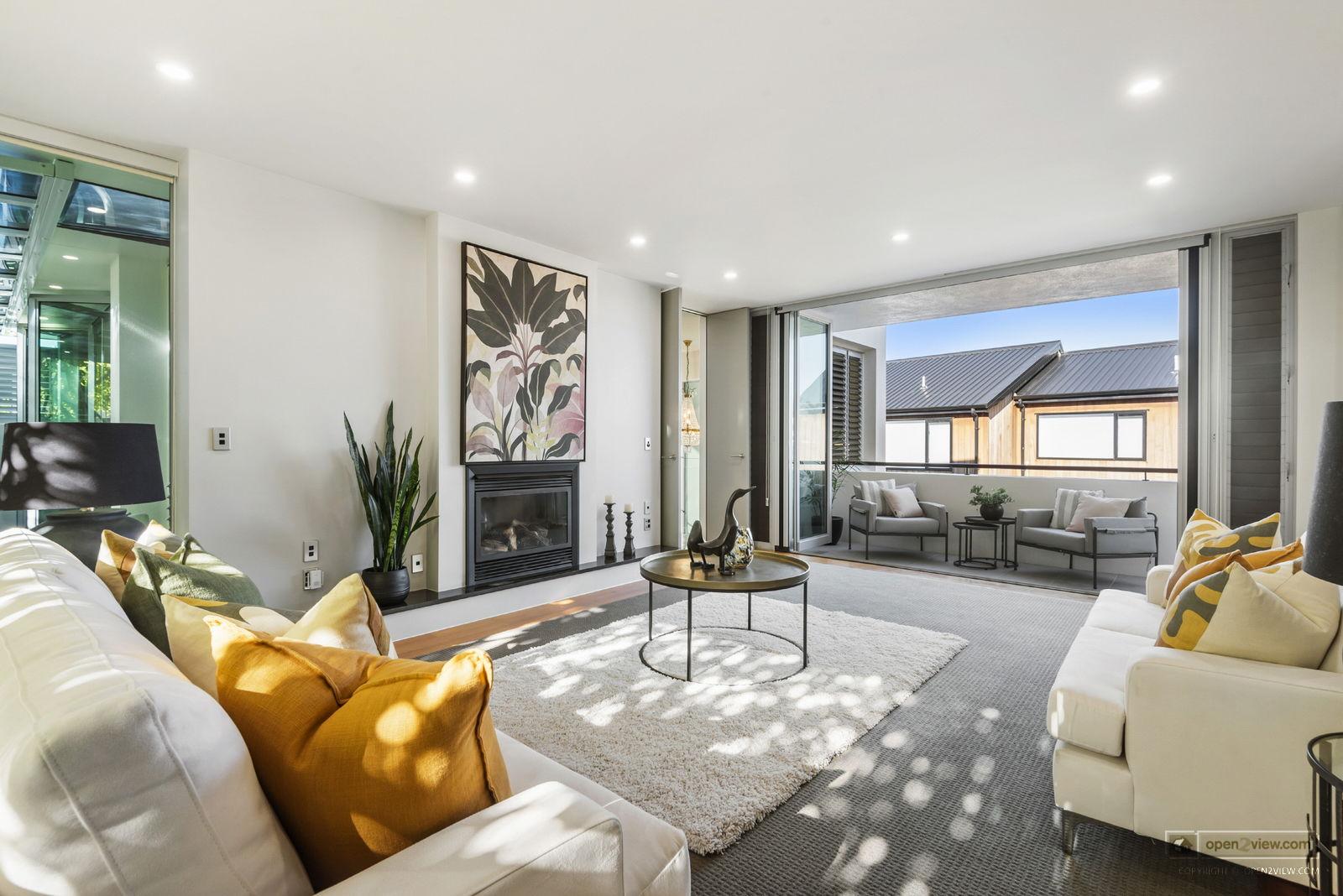 Slider image of A/22 Beach Road, Auckland