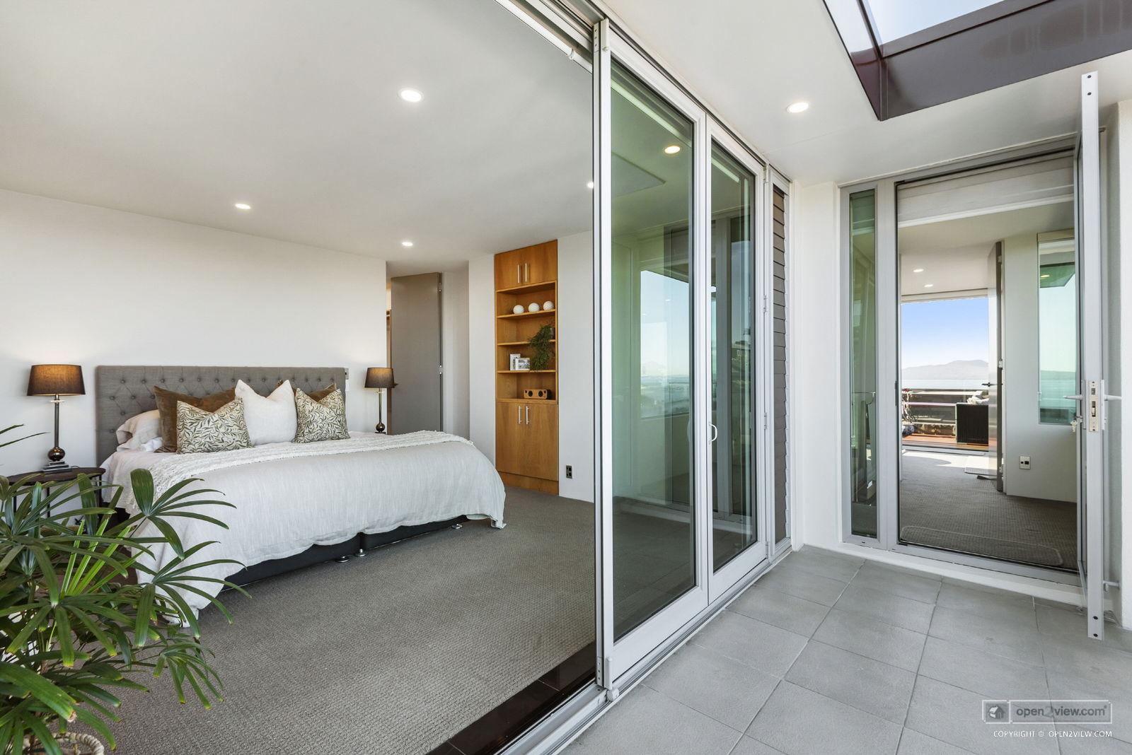 Slider image of A/22 Beach Road, Auckland