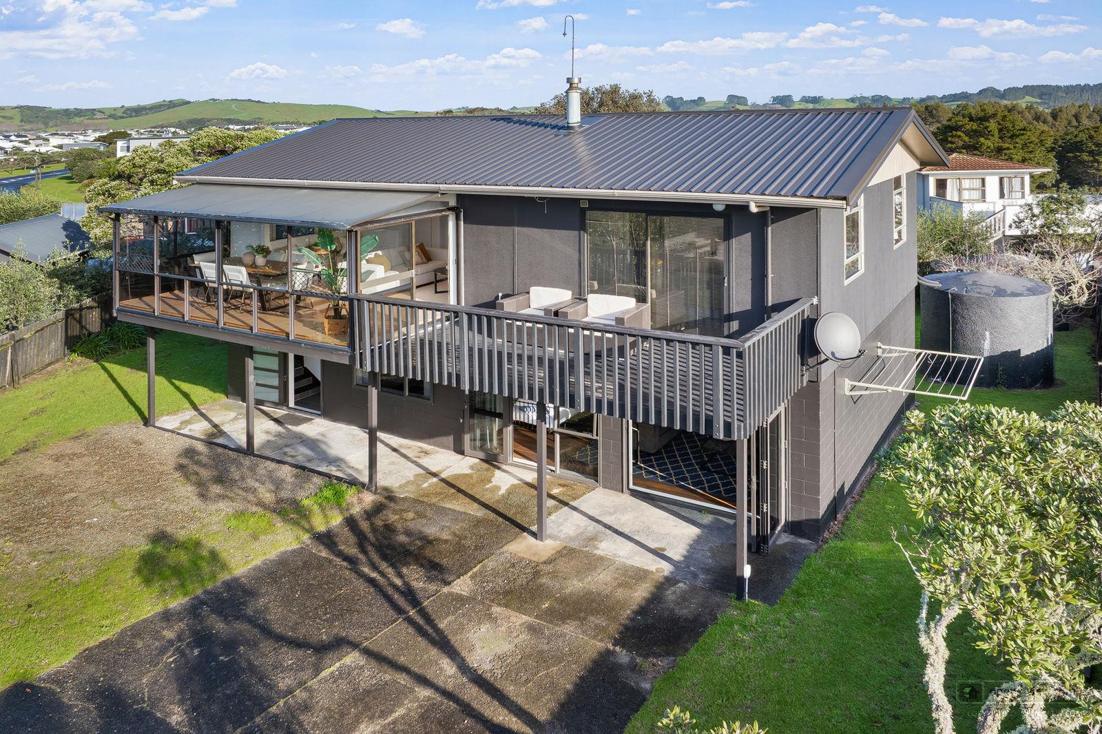 Slider image of 17 Argo Rise, Auckland