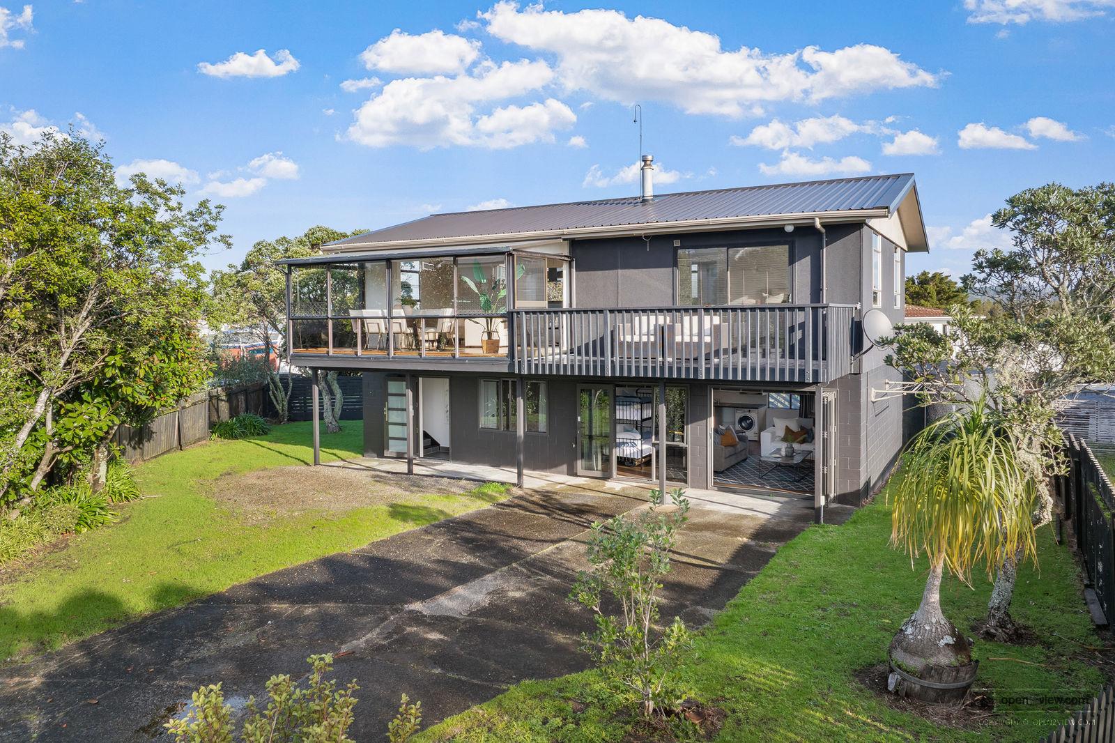 Slider image of 17 Argo Rise, Auckland