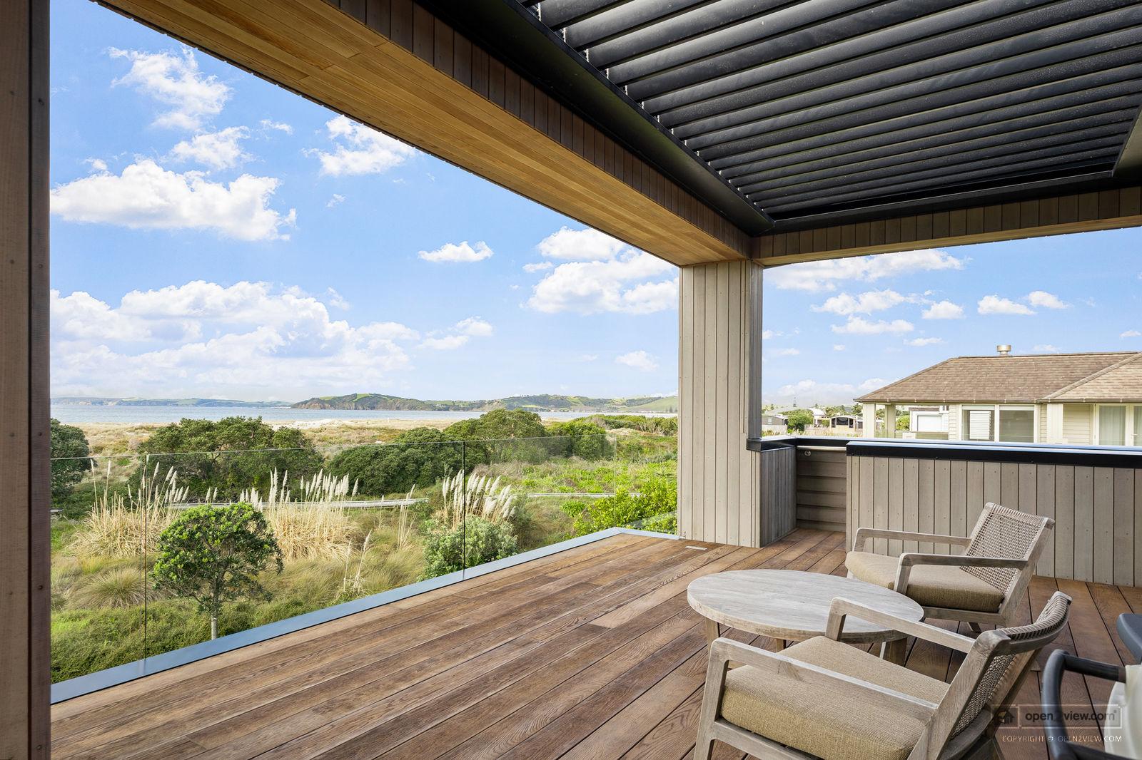 Slider image of 8 Lagoon Way, Auckland