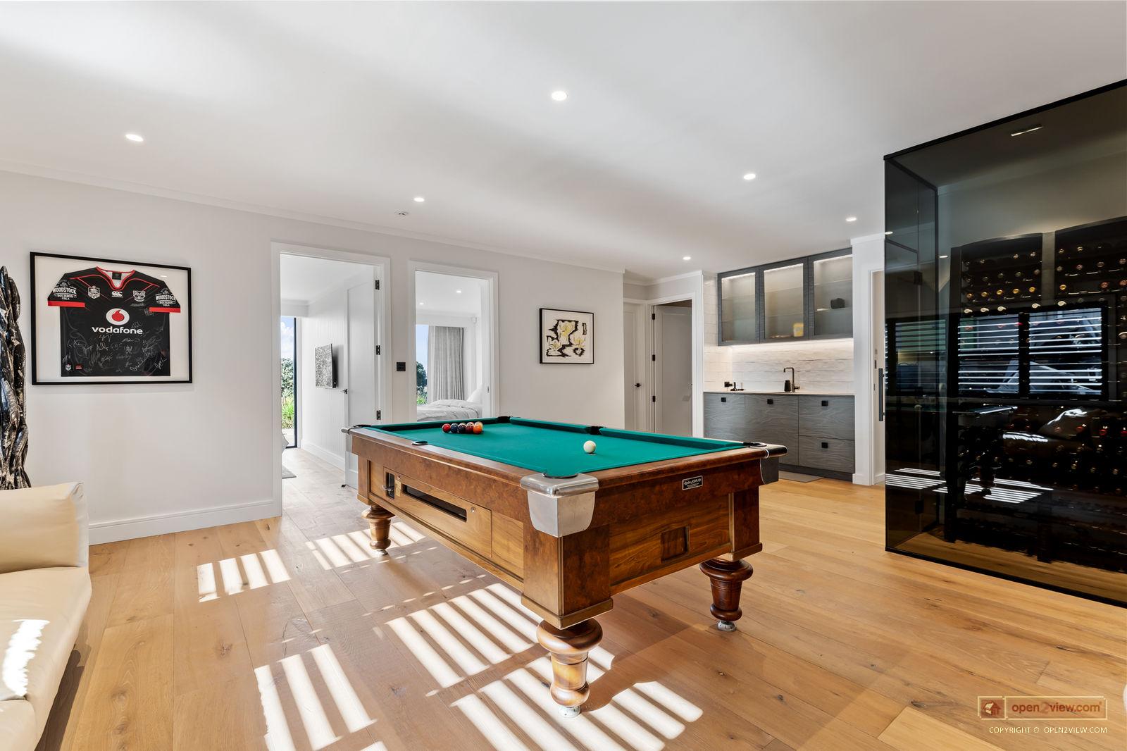 Slider image of 8 Lagoon Way, Auckland