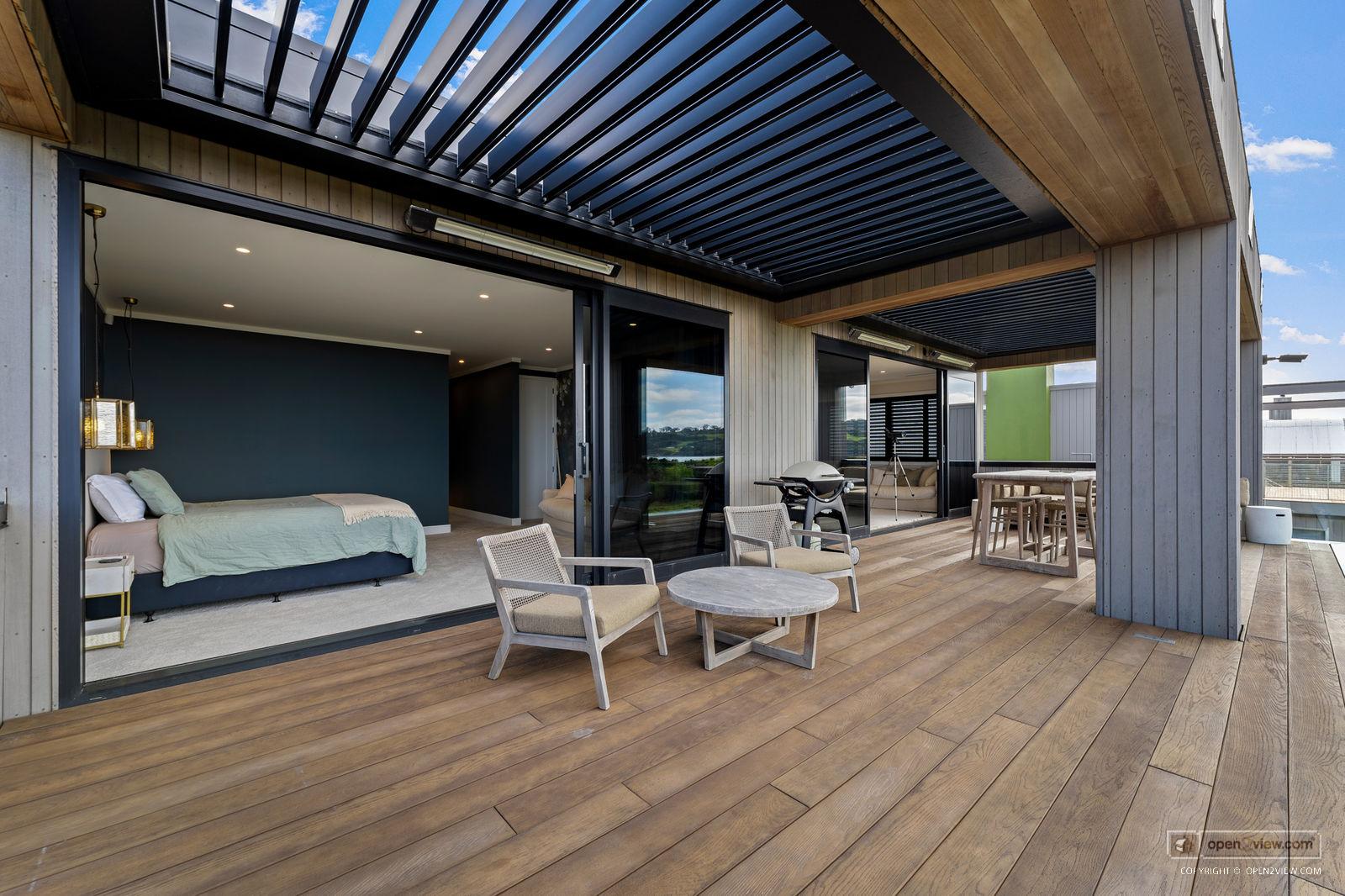 Slider image of 8 Lagoon Way, Auckland