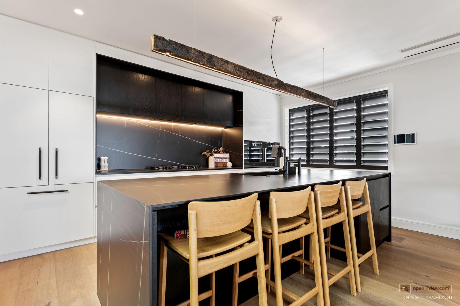 Slider image of 8 Lagoon Way, Auckland