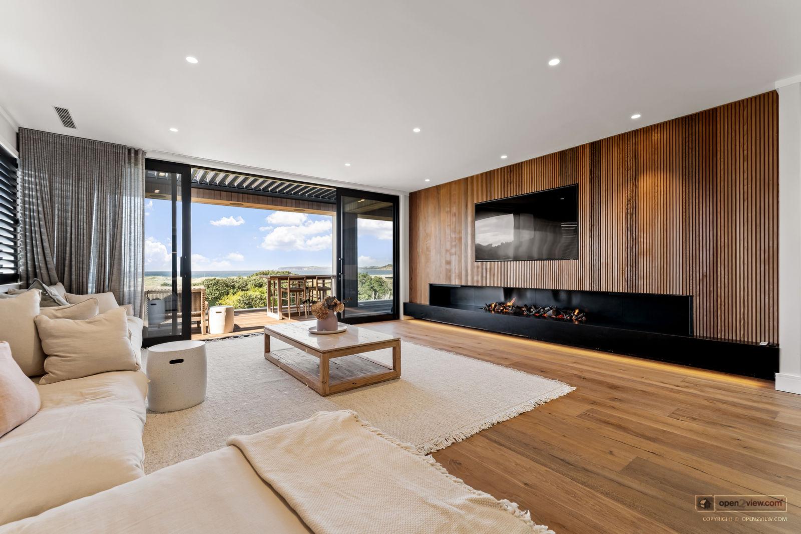 Slider image of 8 Lagoon Way, Auckland