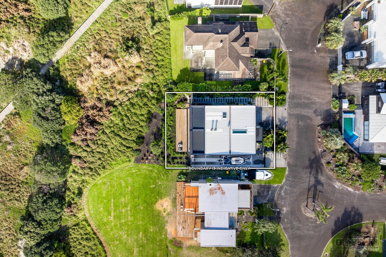 Slider image of 8 Lagoon Way, Auckland