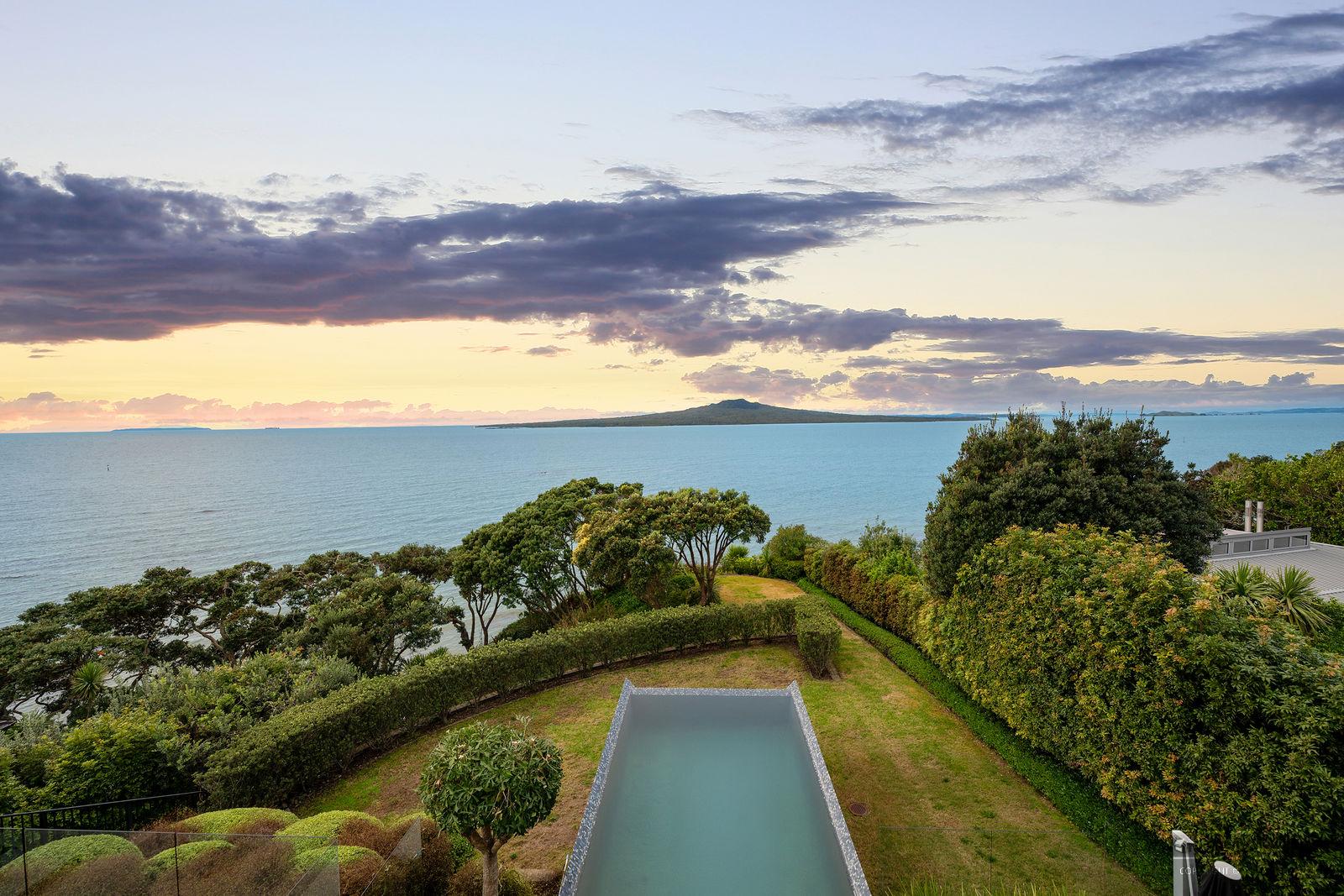 Slider image of 24 Seacliffe Avenue, Auckland