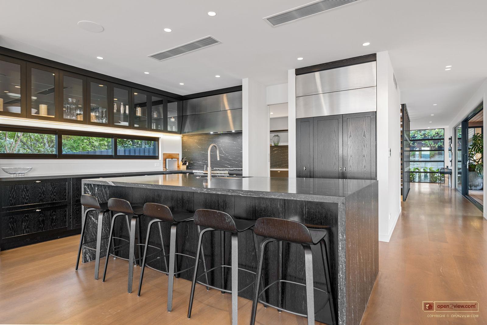 Slider image of 24 Seacliffe Avenue, Auckland