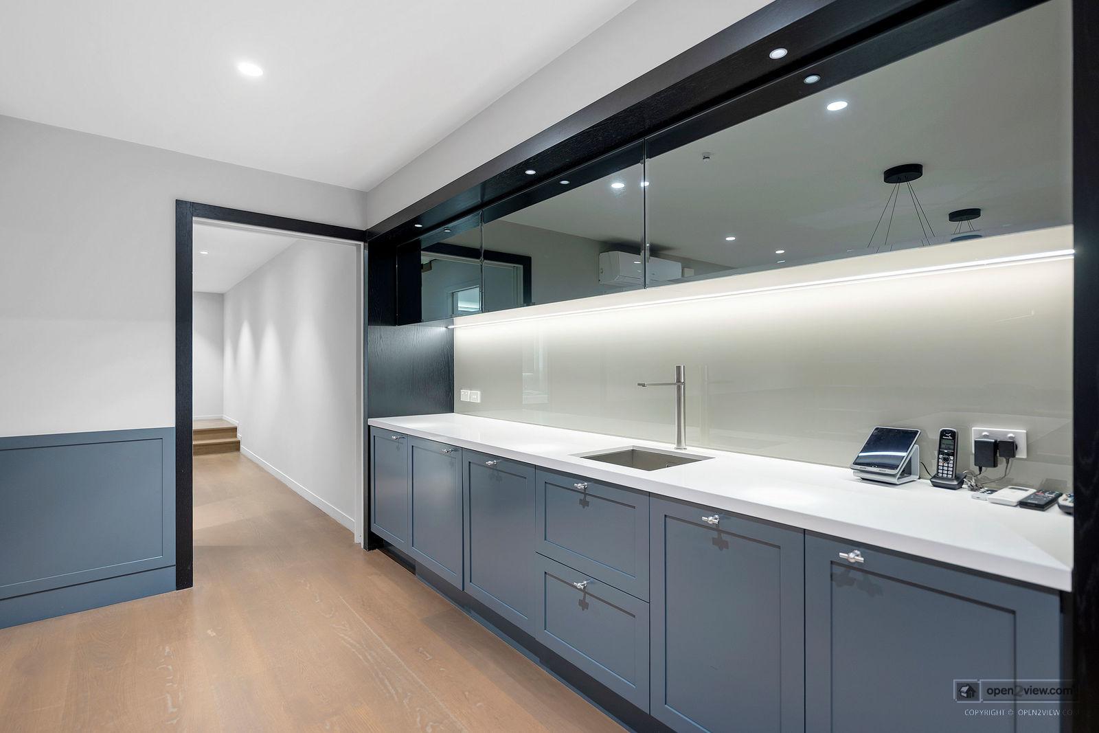 Slider image of 24 Seacliffe Avenue, Auckland
