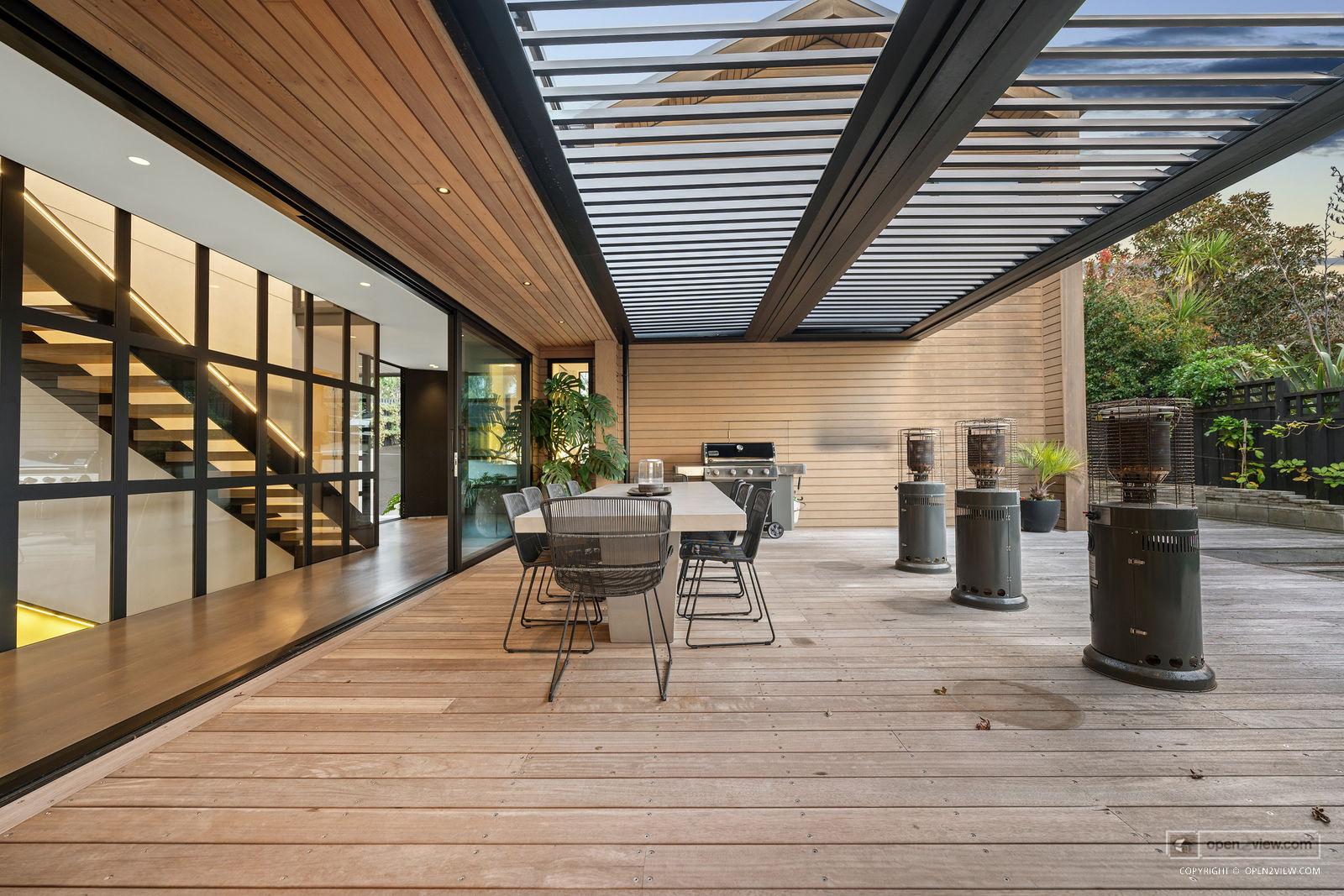 Slider image of 24 Seacliffe Avenue, Auckland