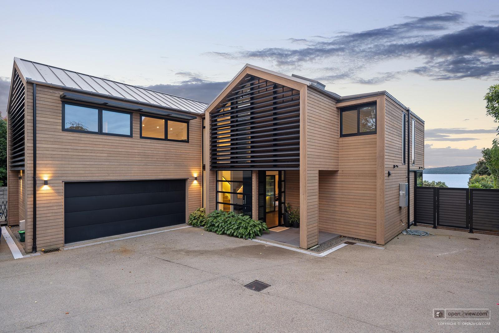 Slider image of 24 Seacliffe Avenue, Auckland