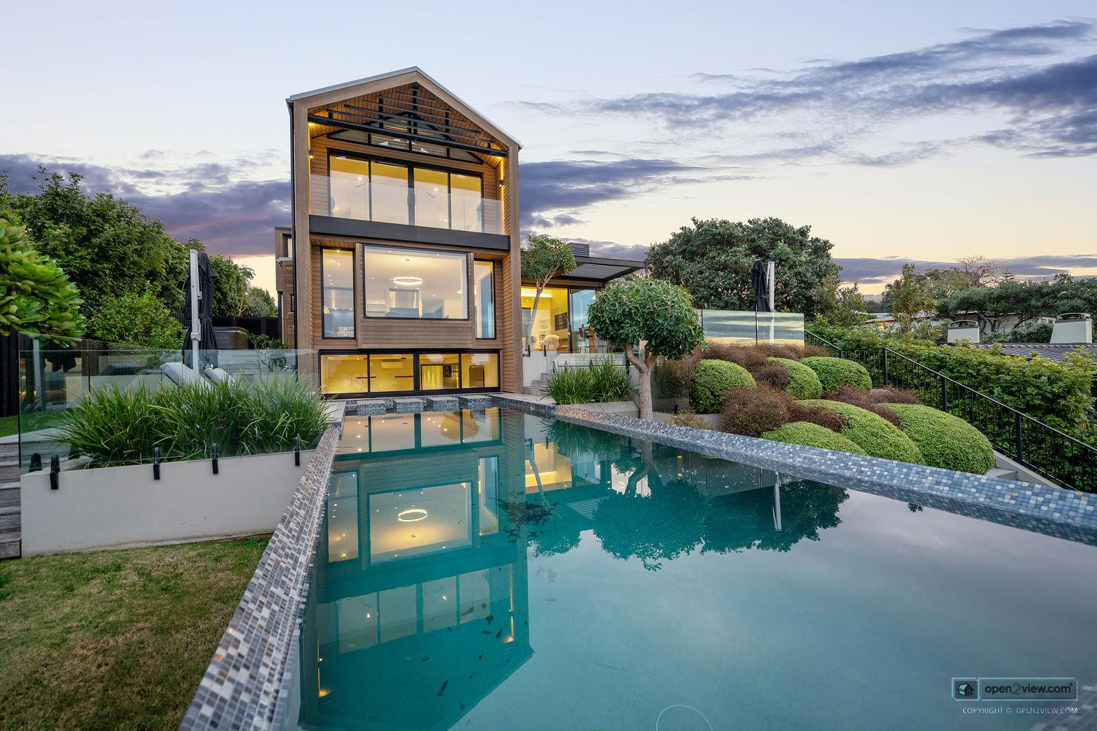 Slider image of 24 Seacliffe Avenue, Auckland