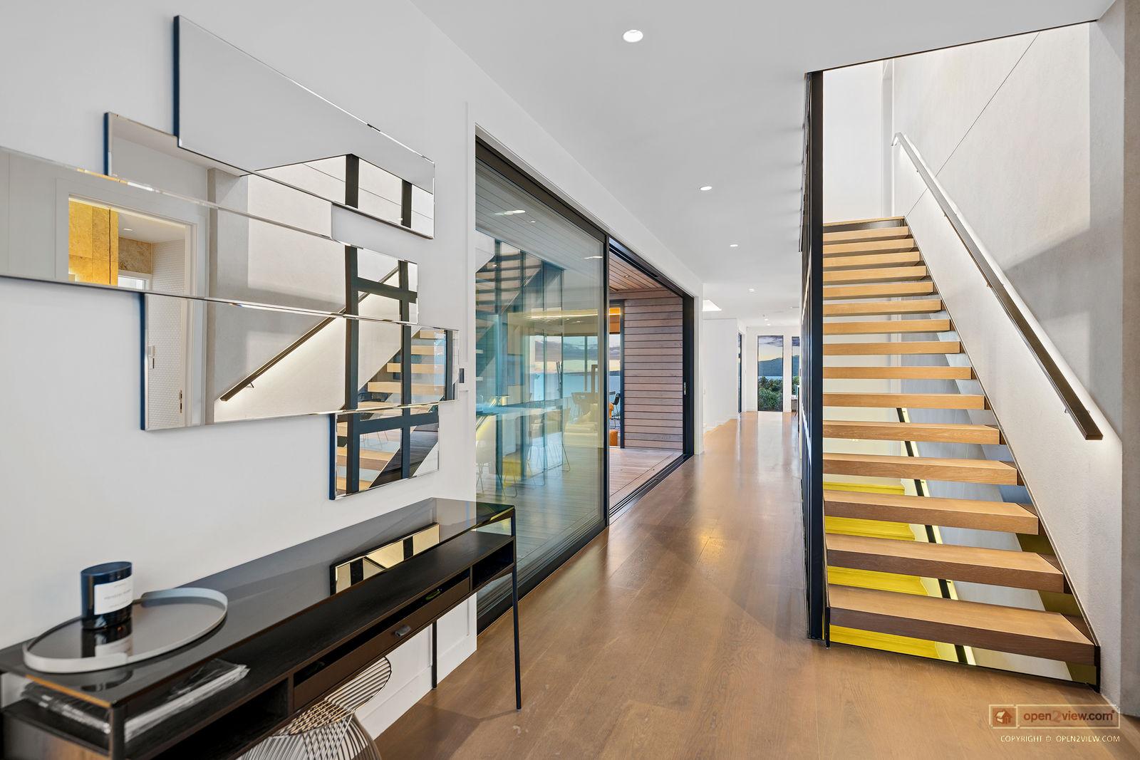 Slider image of 24 Seacliffe Avenue, Auckland