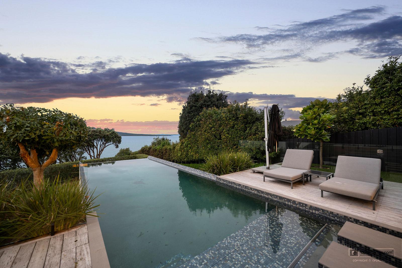 Slider image of 24 Seacliffe Avenue, Auckland