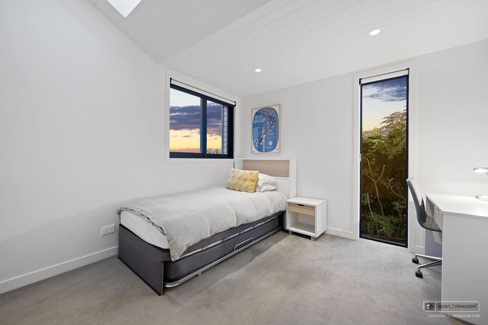 Slider image of 24 Seacliffe Avenue, Auckland