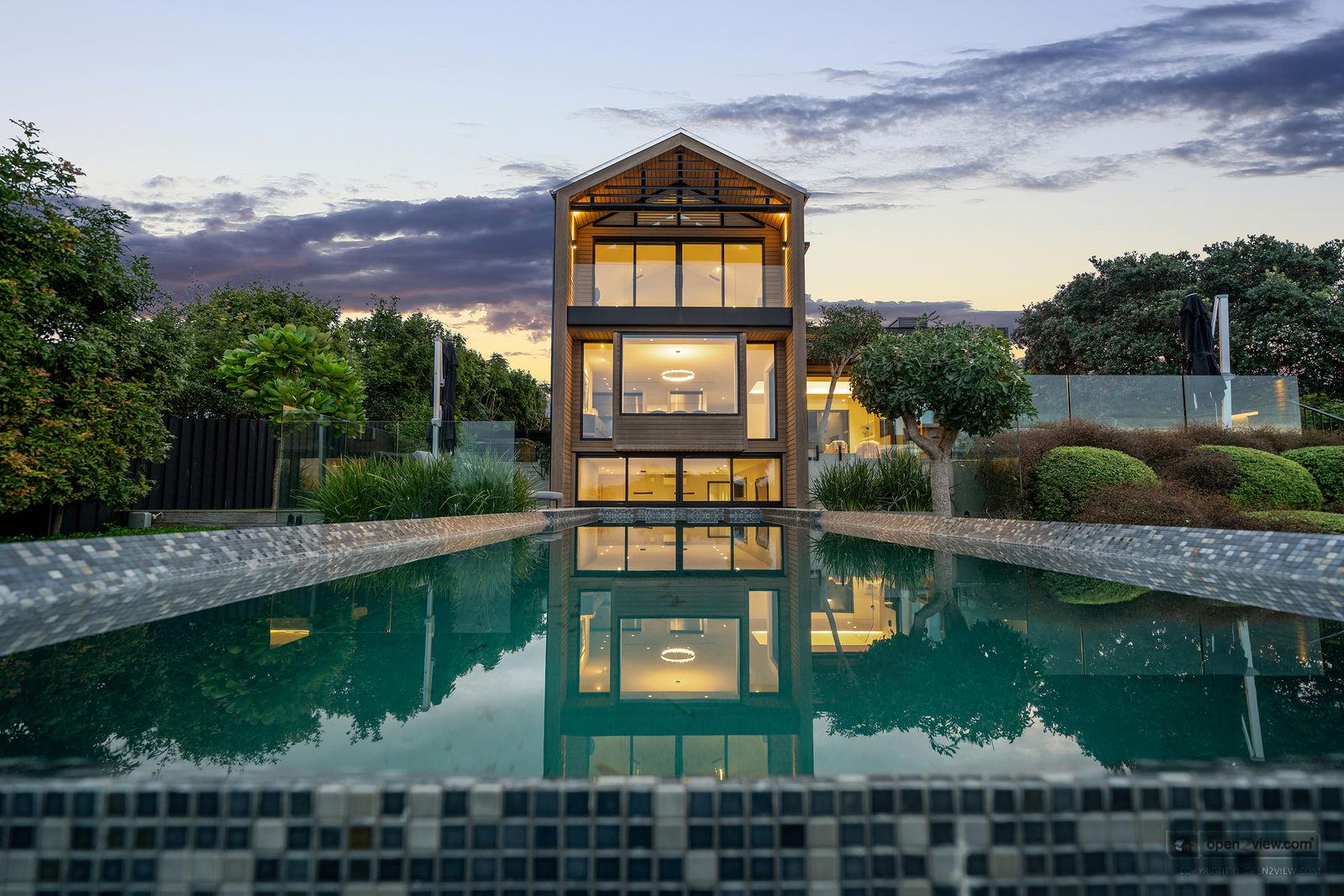 Slider image of 24 Seacliffe Avenue, Auckland