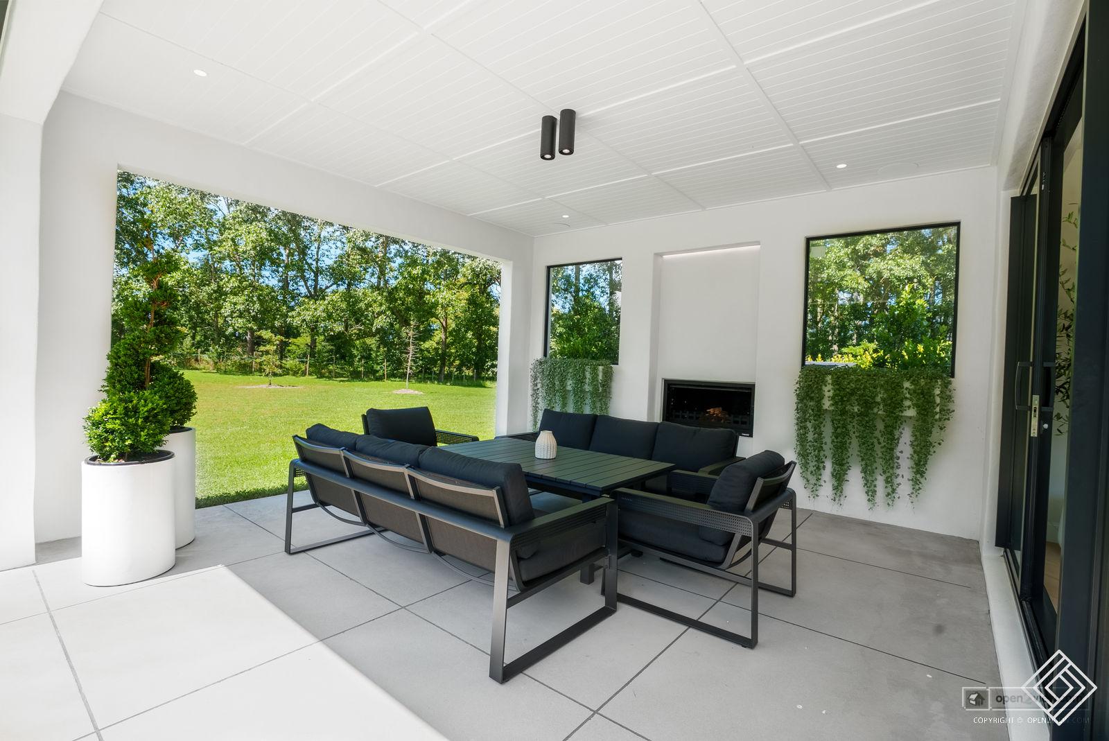 Slider image of 251D Blackbridge Road, Auckland