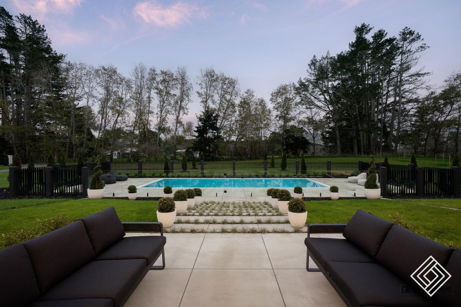 Slider image of 251D Blackbridge Road, Auckland
