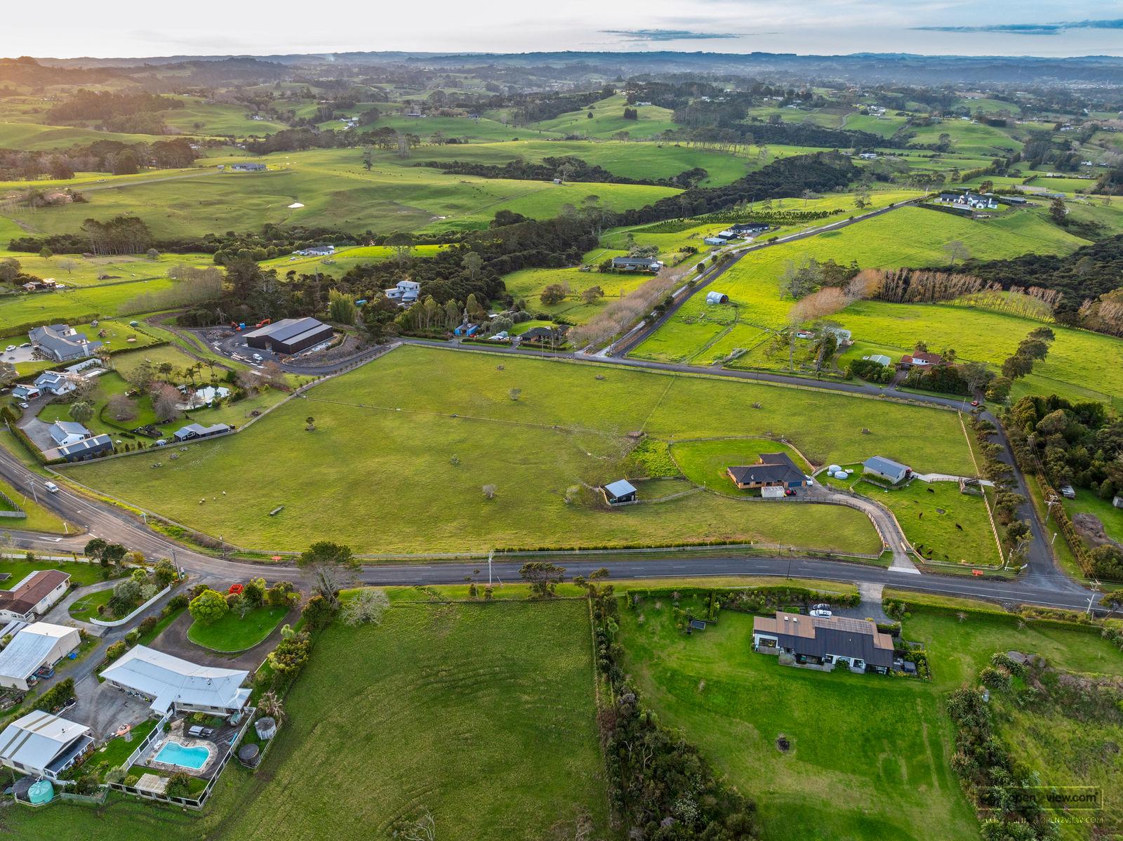 Slider image of 118 Cottle Road, Auckland