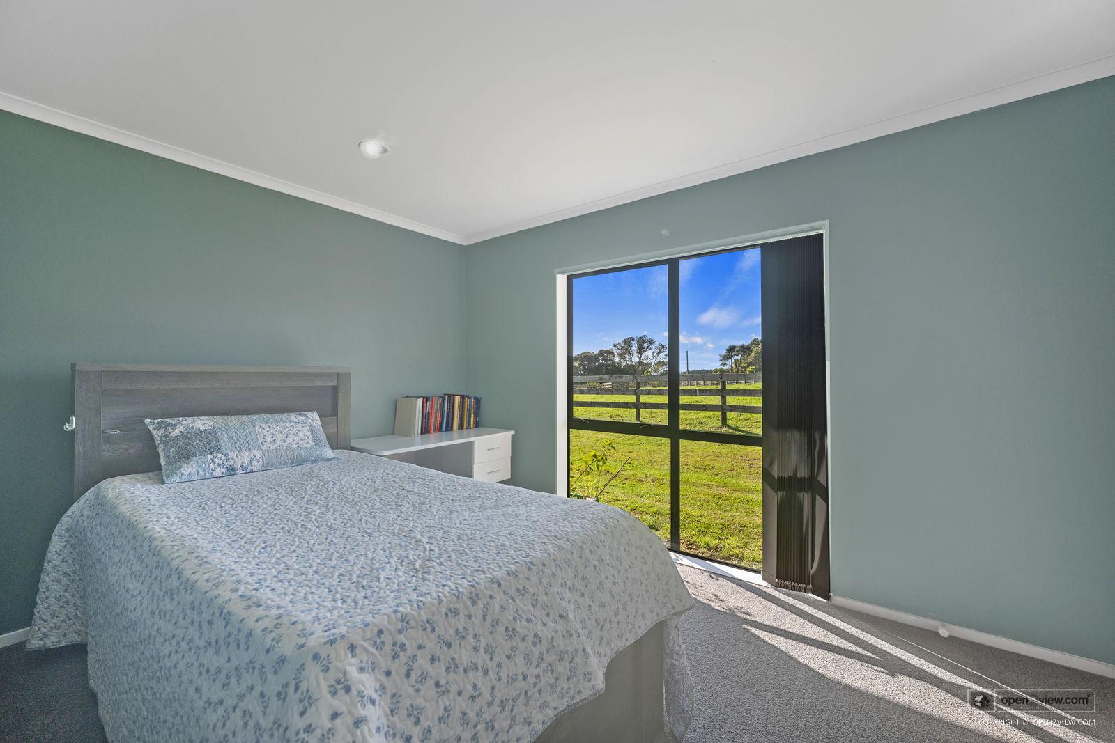 Slider image of 118 Cottle Road, Auckland