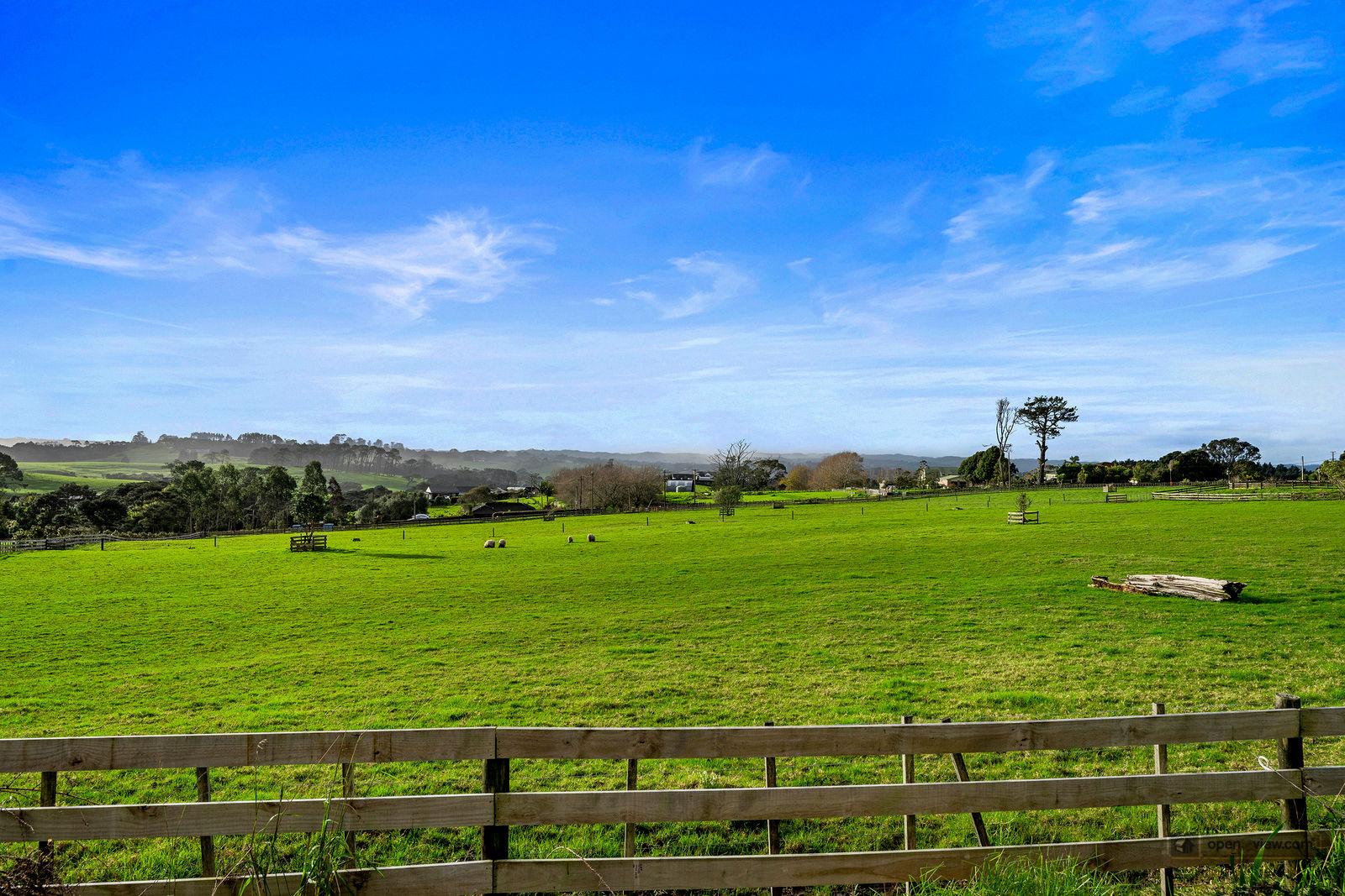 Slider image of 118 Cottle Road, Auckland