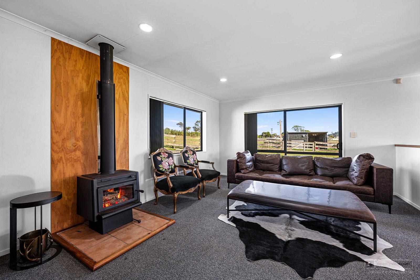 Slider image of 118 Cottle Road, Auckland