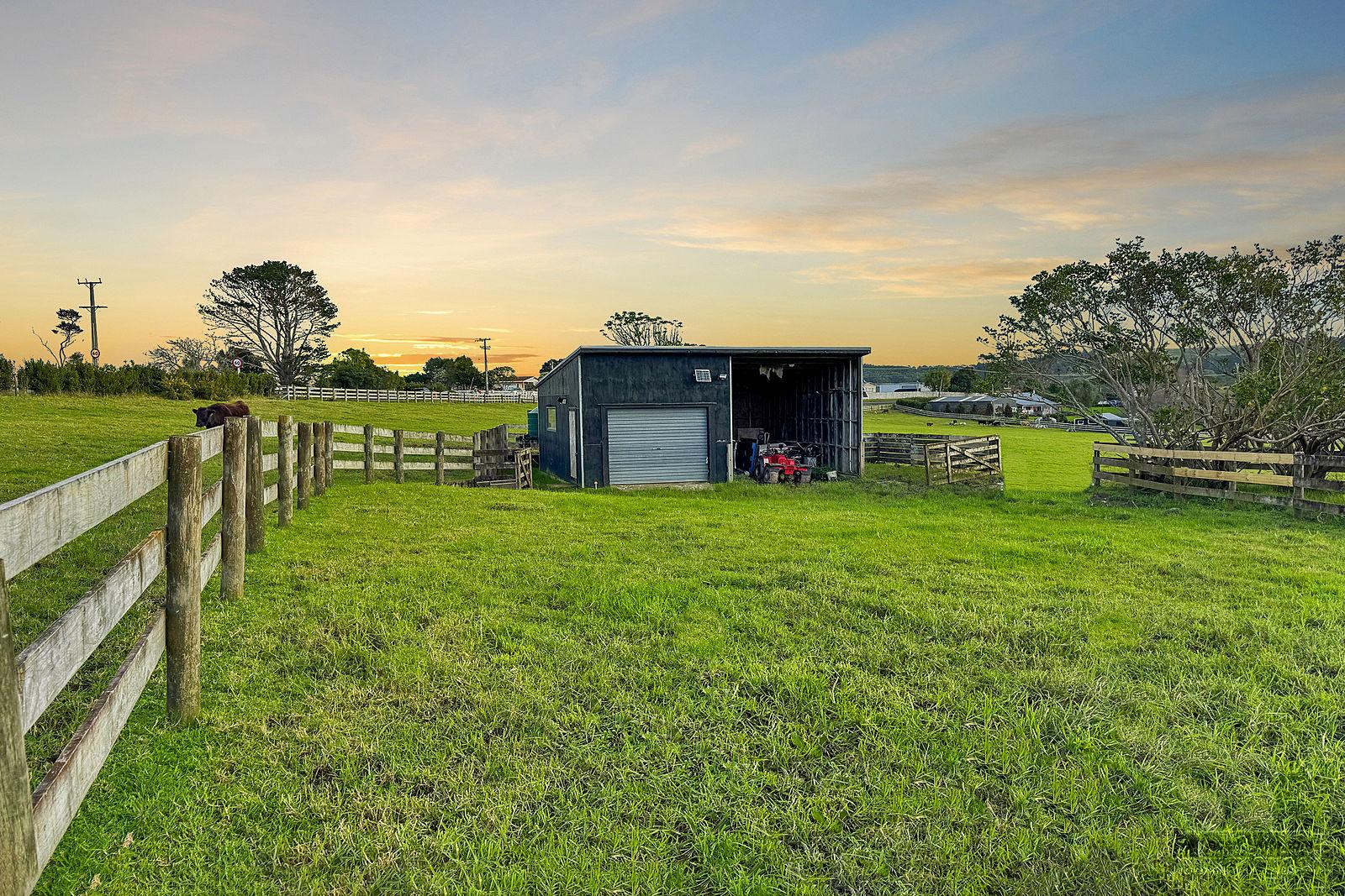 Slider image of 118 Cottle Road, Auckland