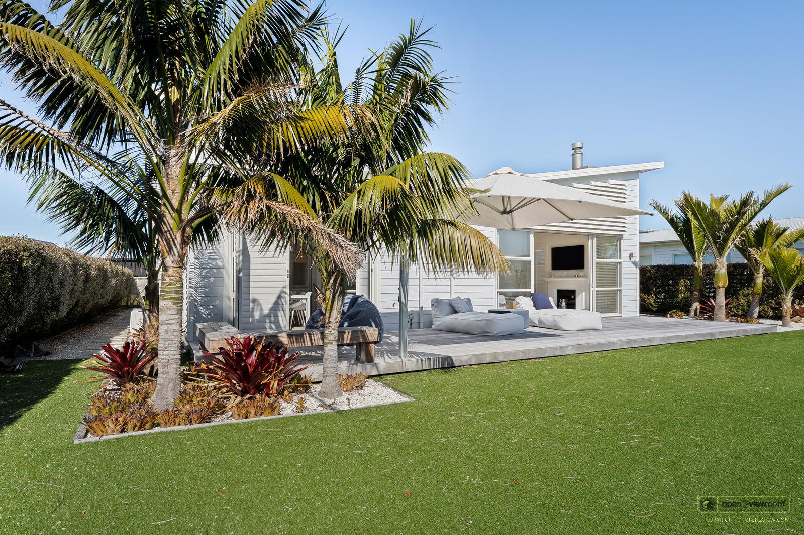 Slider image of 15 Kewai Street, Auckland