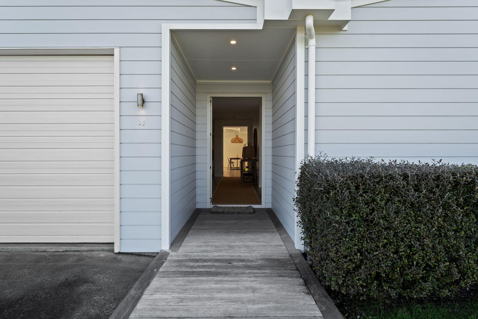 Slider image of 15 Kewai Street, Auckland
