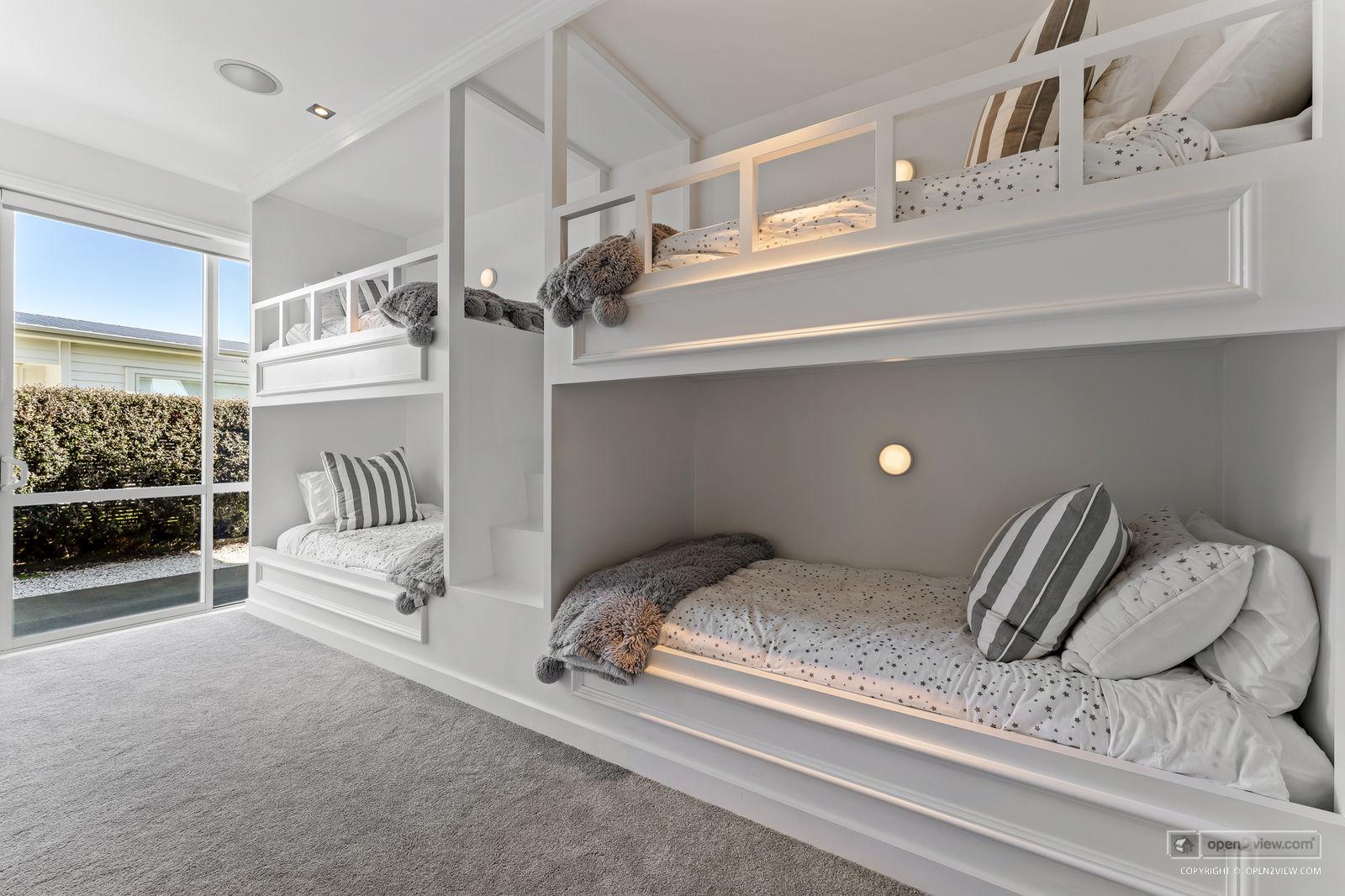 Slider image of 15 Kewai Street, Auckland
