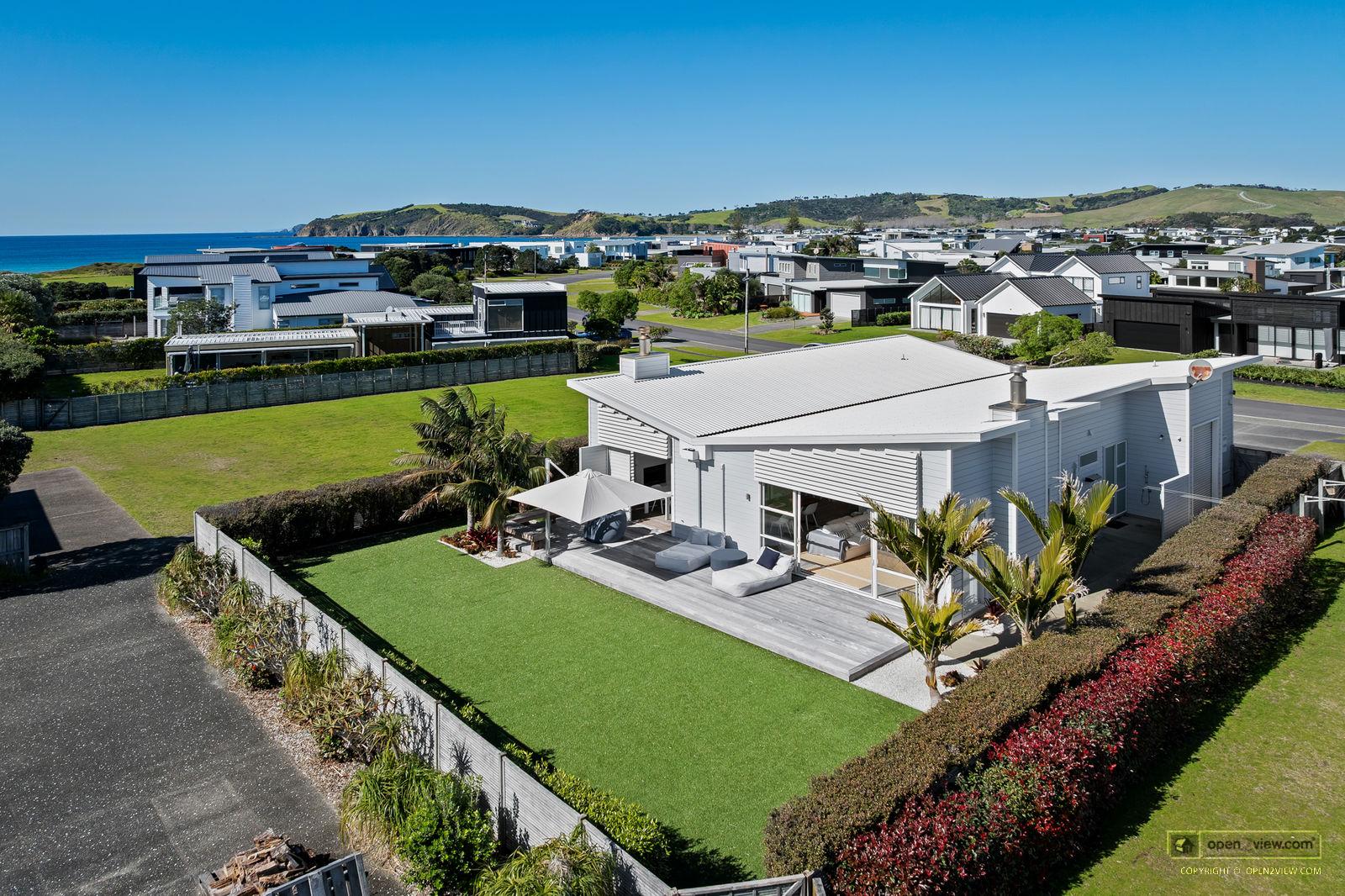 Slider image of 15 Kewai Street, Auckland
