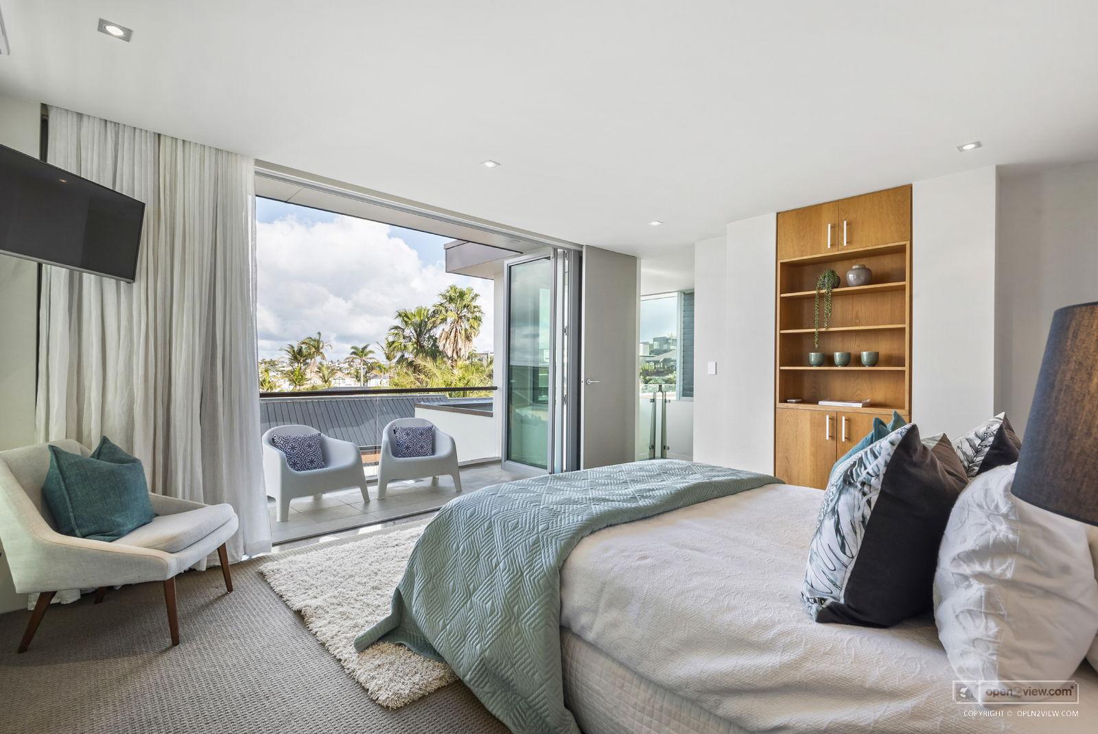 Slider image of 22B Beach Road, Auckland