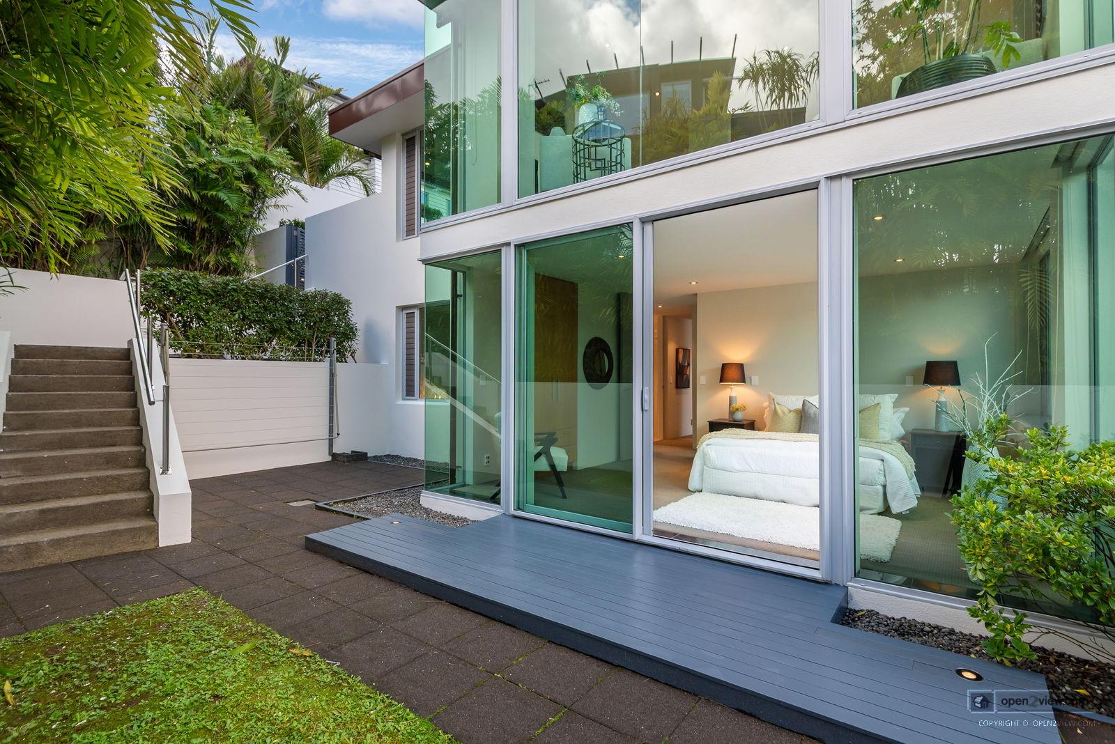 Slider image of 22B Beach Road, Auckland