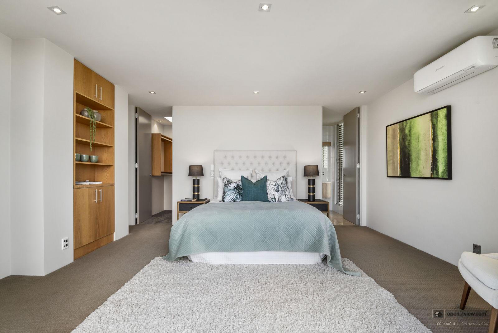 Slider image of 22B Beach Road, Auckland