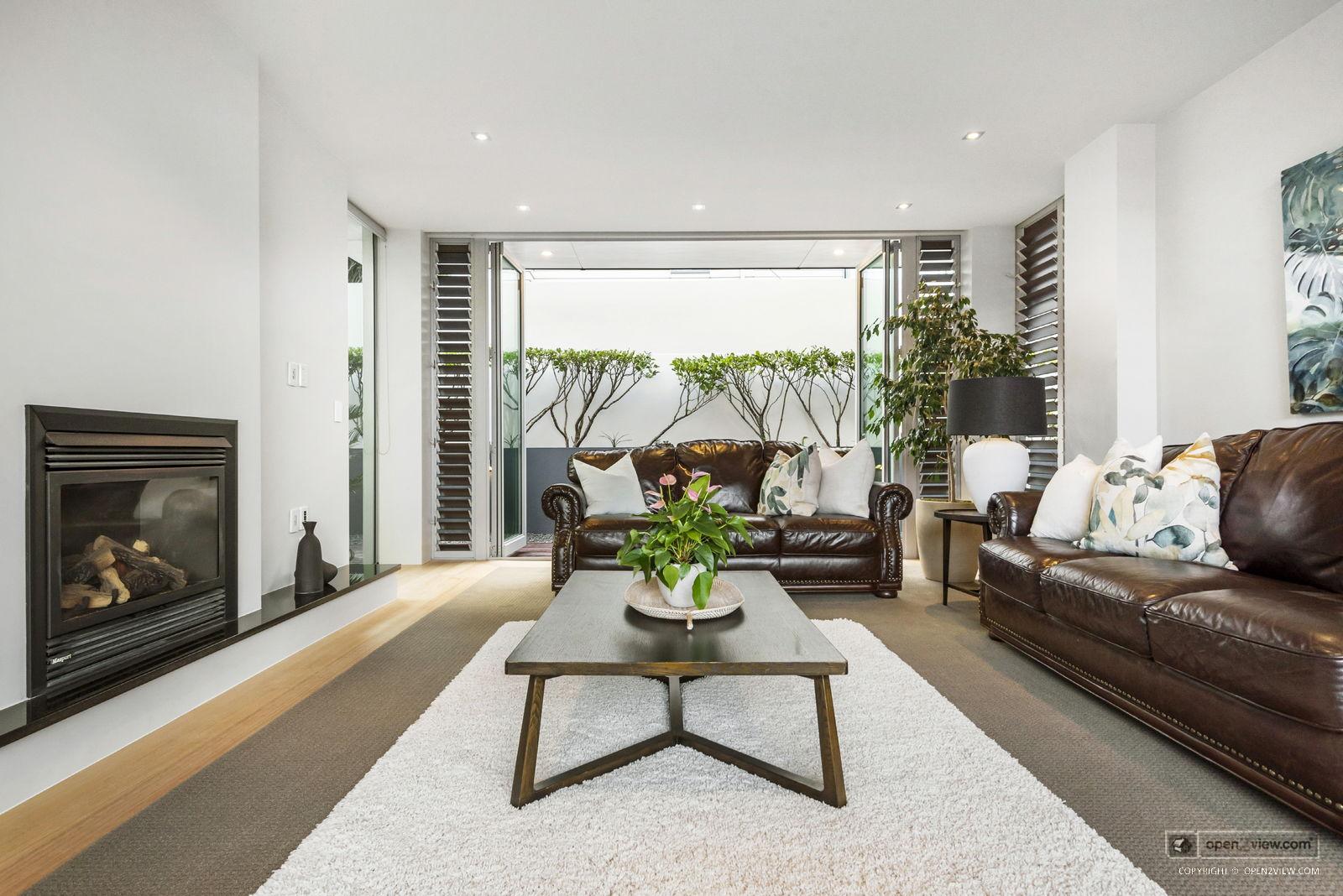 Slider image of 22B Beach Road, Auckland