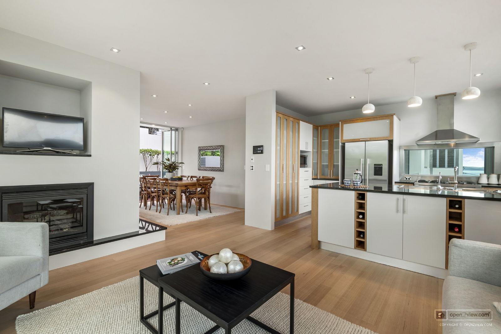 Slider image of 22B Beach Road, Auckland