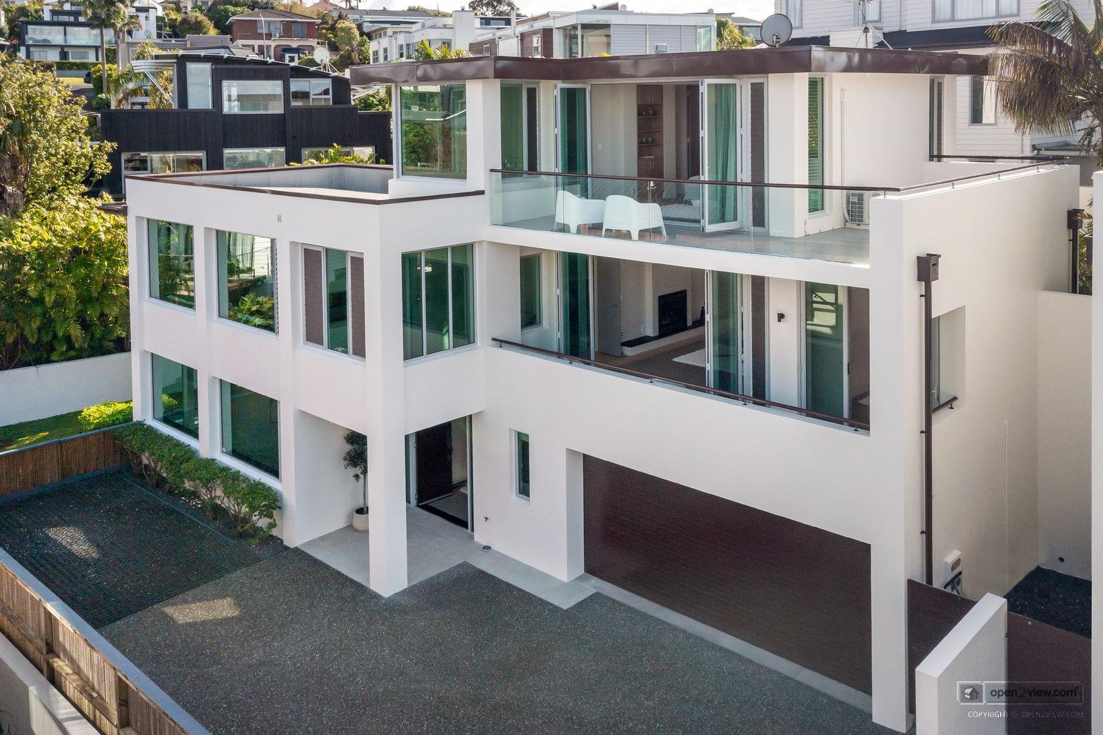 Featured image of 22B Beach Road, Auckland