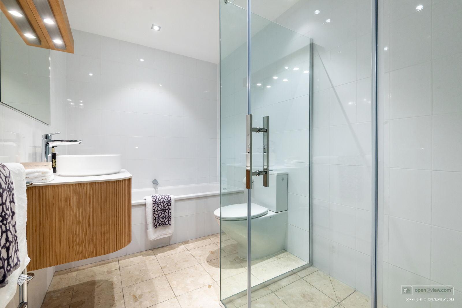 Slider image of 22B Beach Road, Auckland