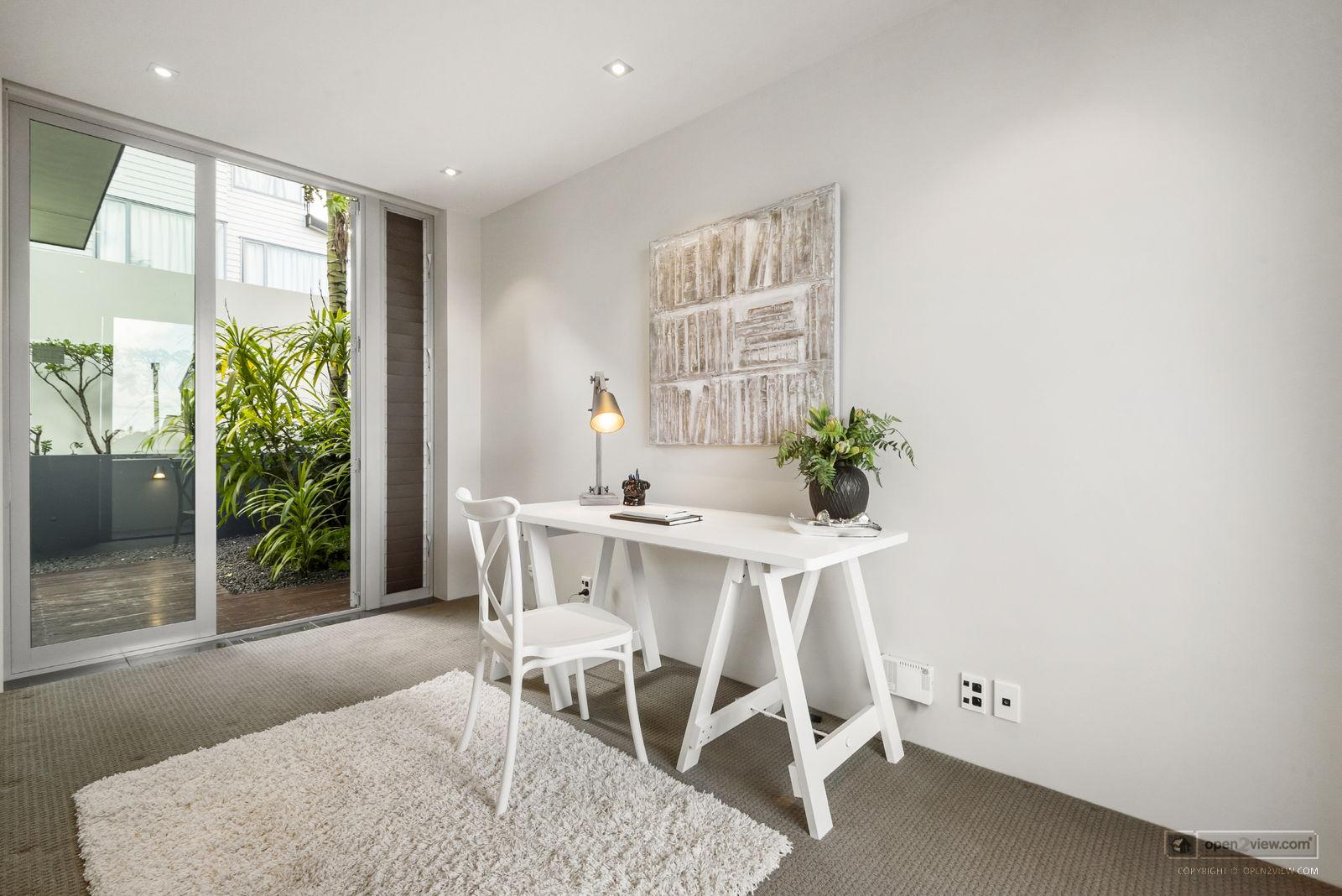 Slider image of 22B Beach Road, Auckland