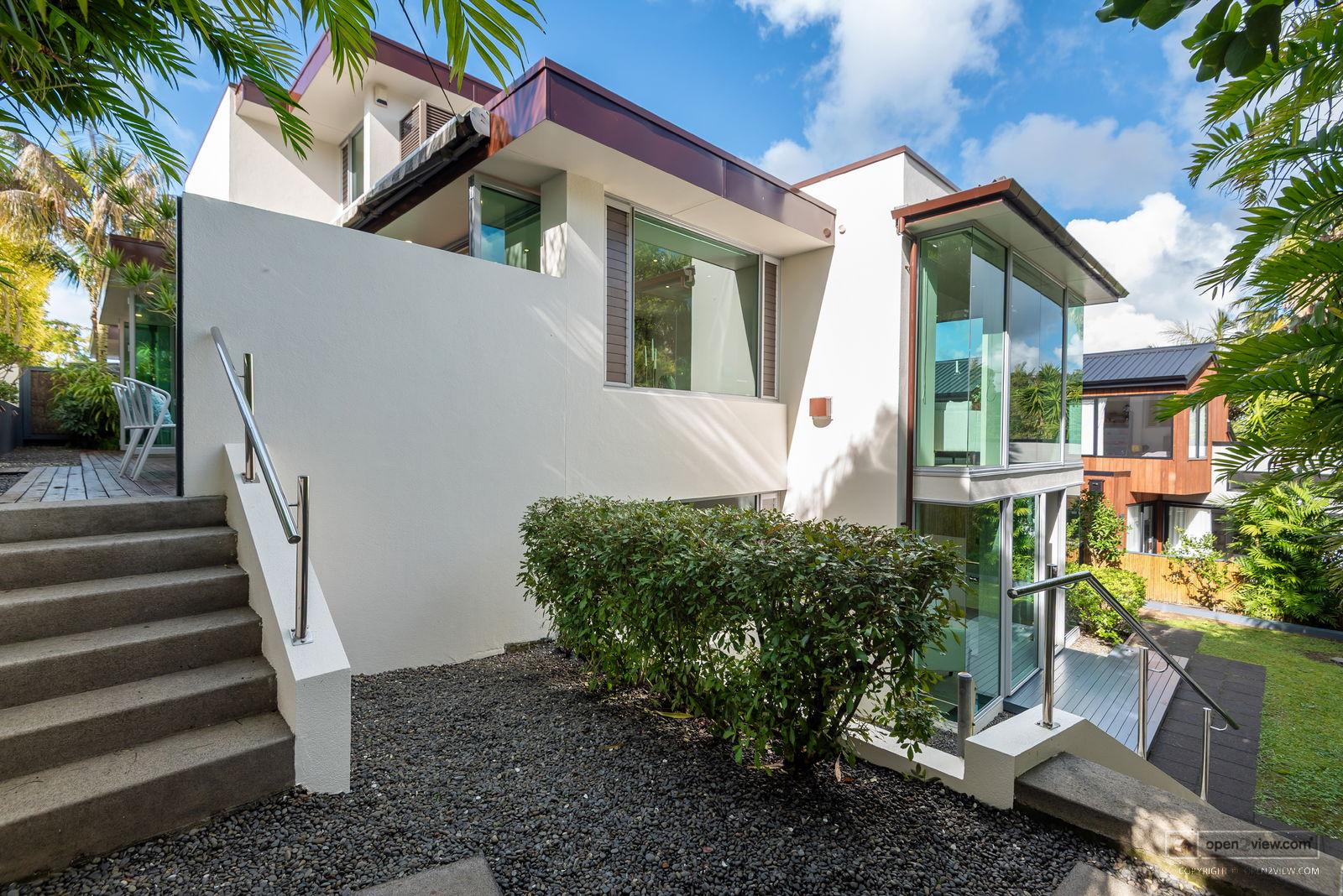 Slider image of 22B Beach Road, Auckland