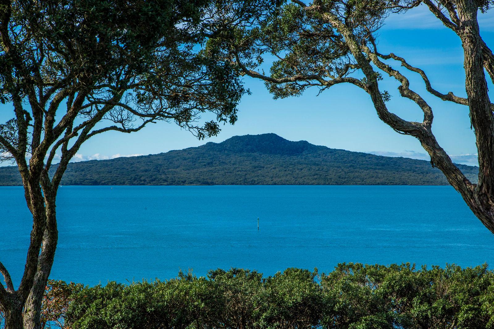Slider image of 24 Hamana Street, Auckland