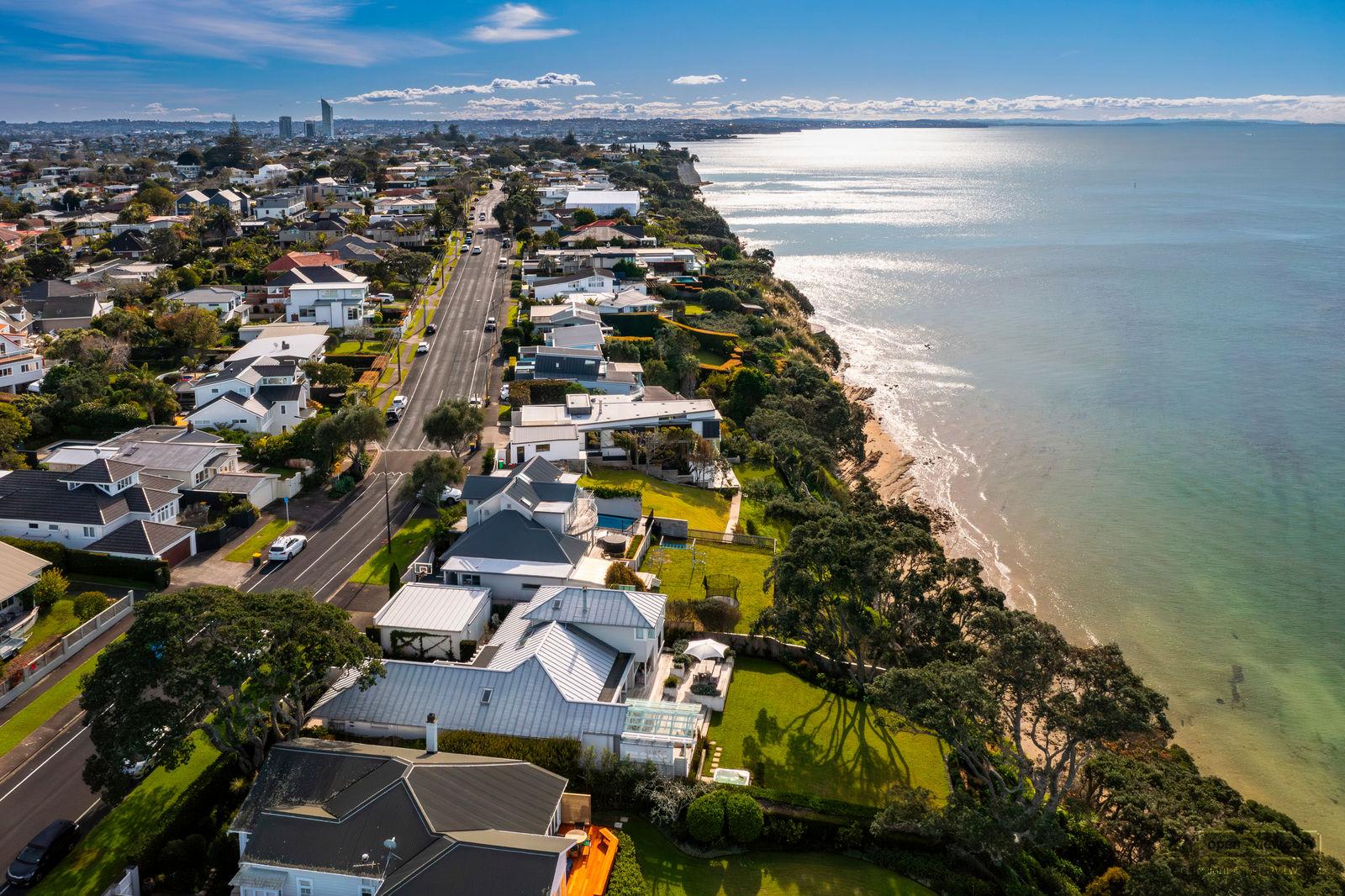 Slider image of 24 Hamana Street, Auckland