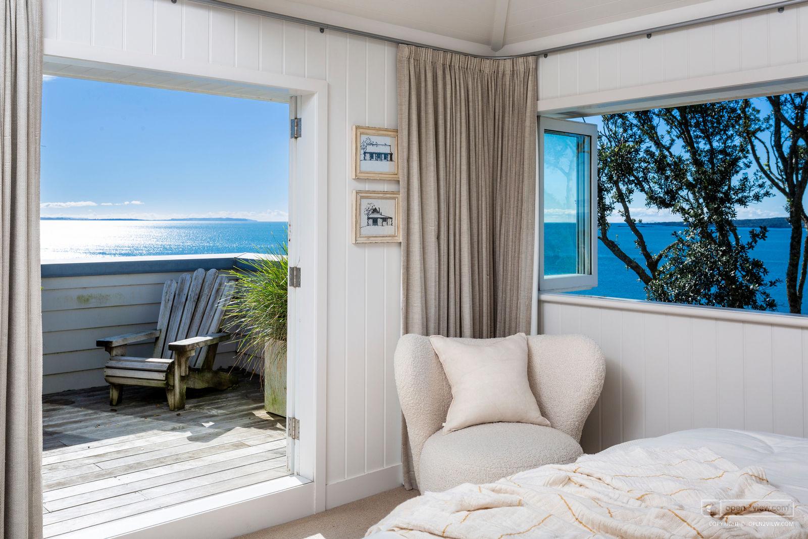 Slider image of 24 Hamana Street, Auckland