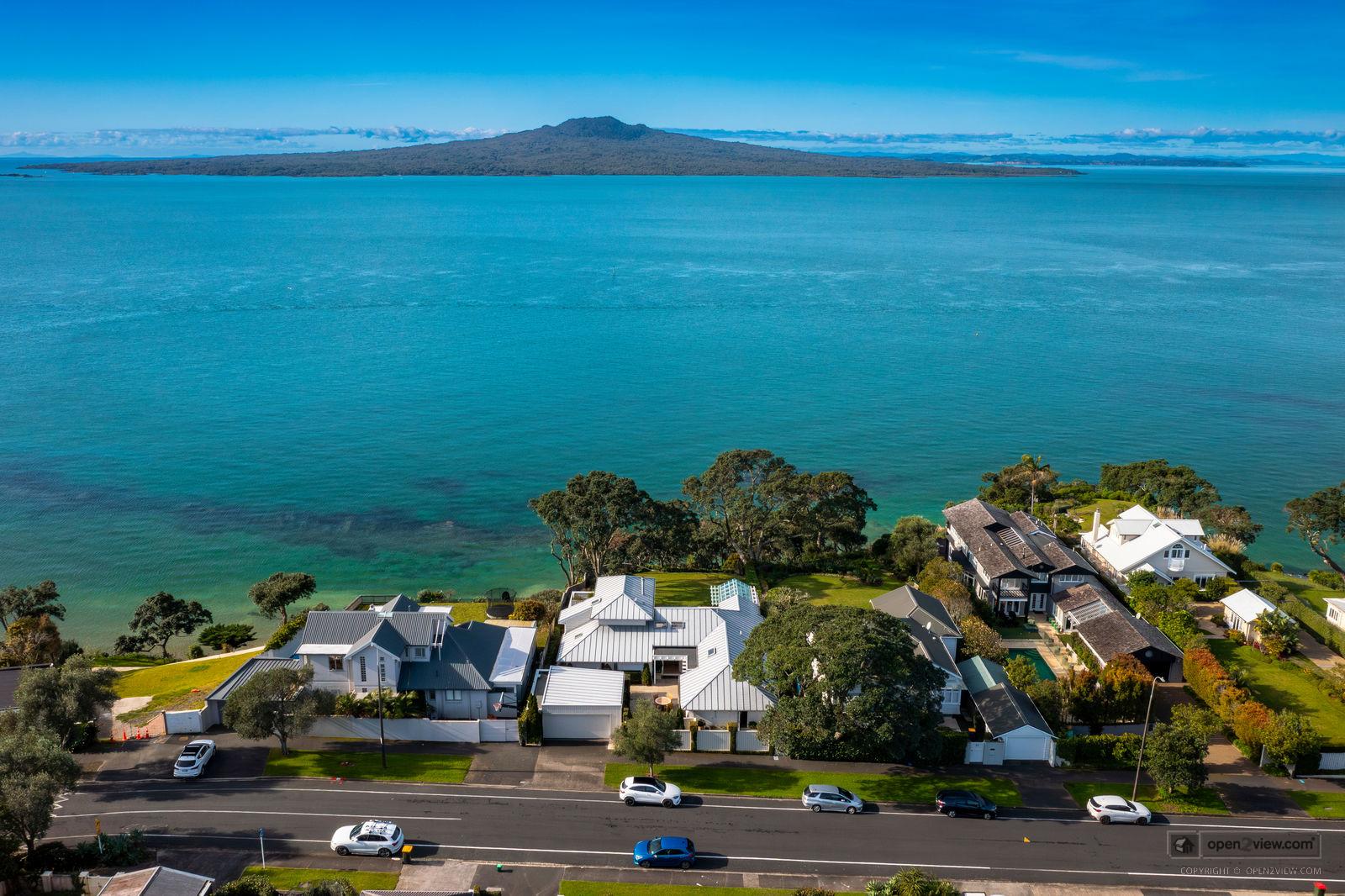 Slider image of 24 Hamana Street, Auckland