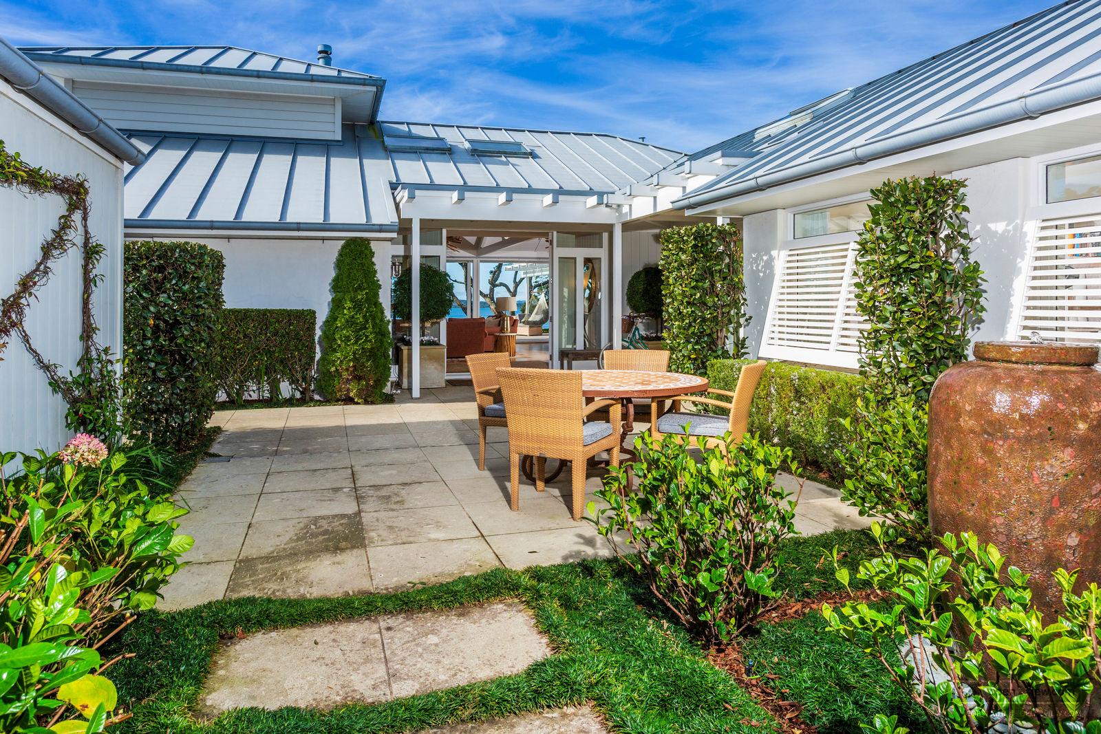 Slider image of 24 Hamana Street, Auckland