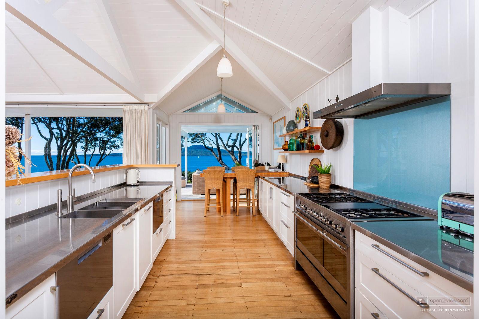 Slider image of 24 Hamana Street, Auckland