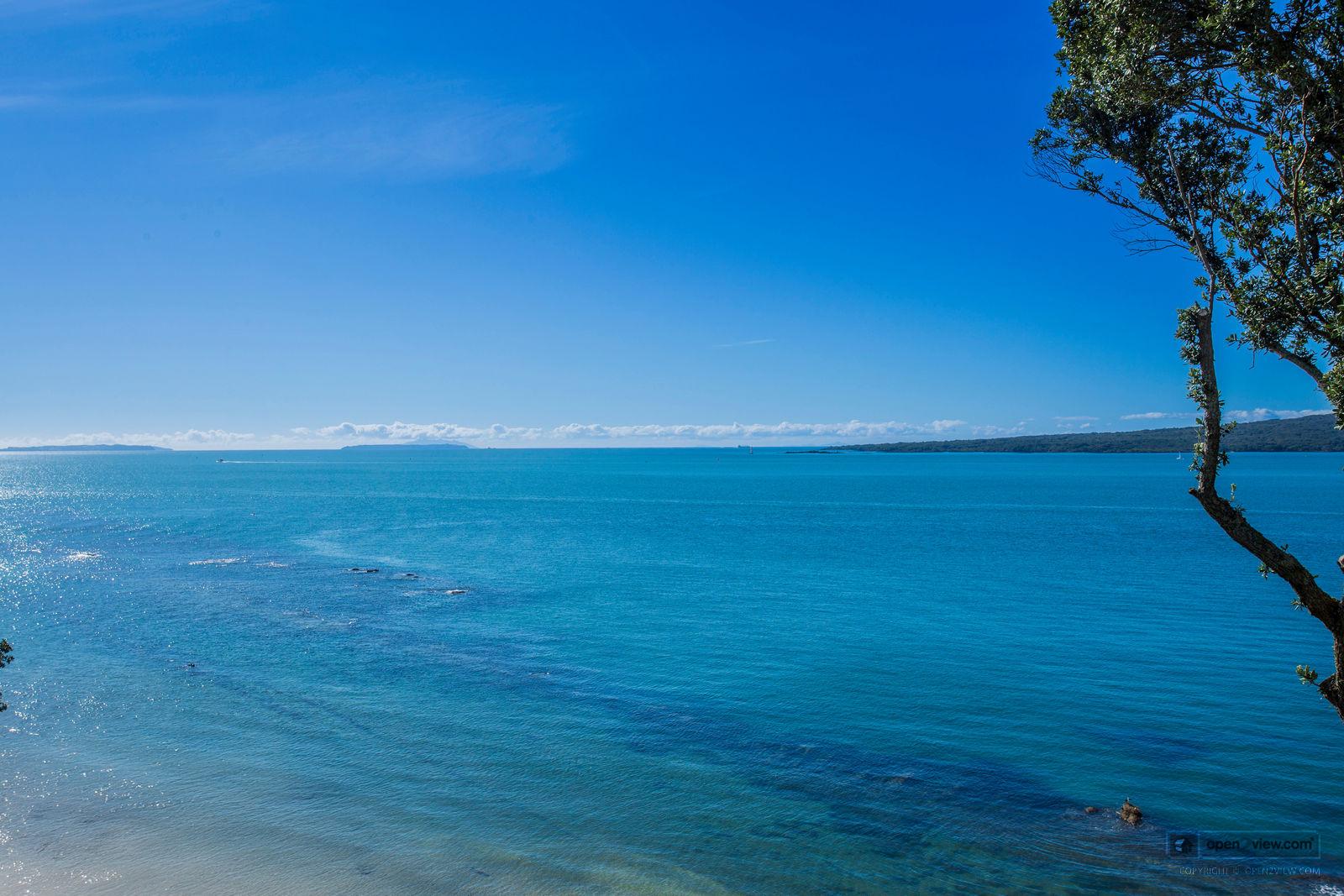 Slider image of 24 Hamana Street, Auckland