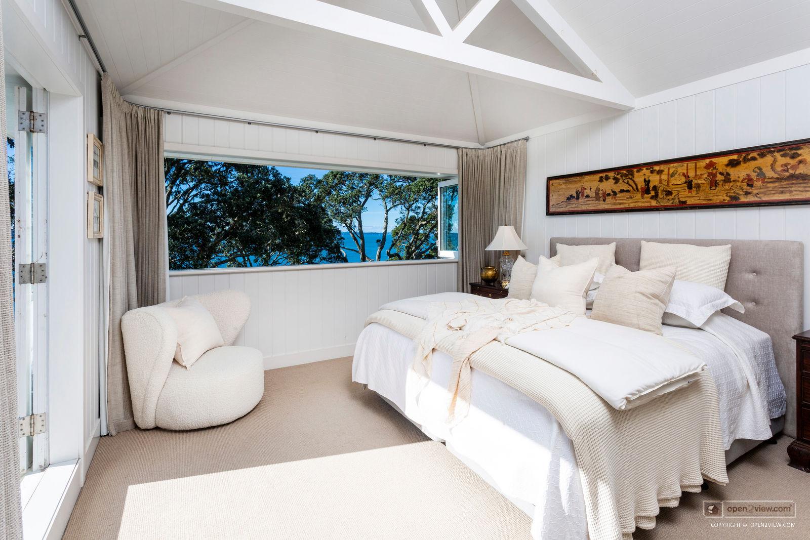 Slider image of 24 Hamana Street, Auckland