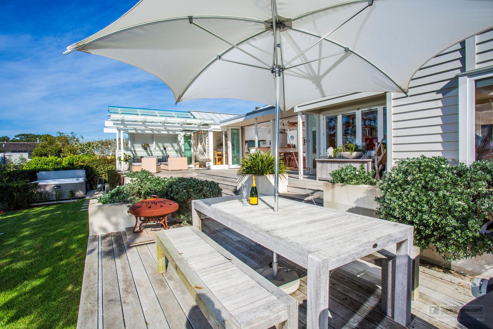 Slider image of 24 Hamana Street, Auckland